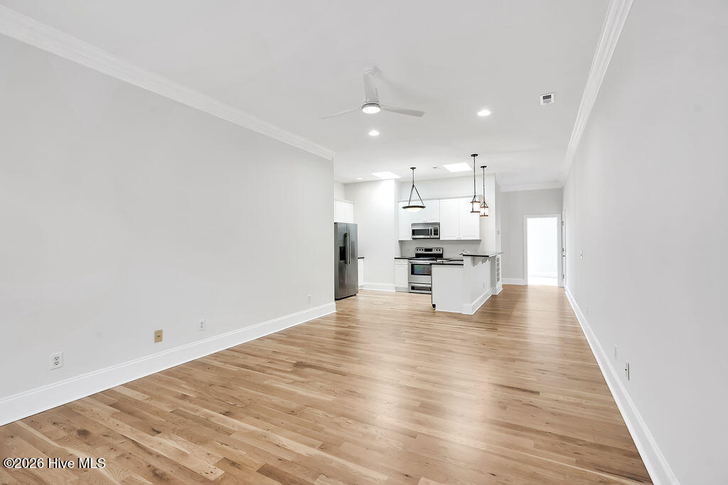 100562852 | Photo 16