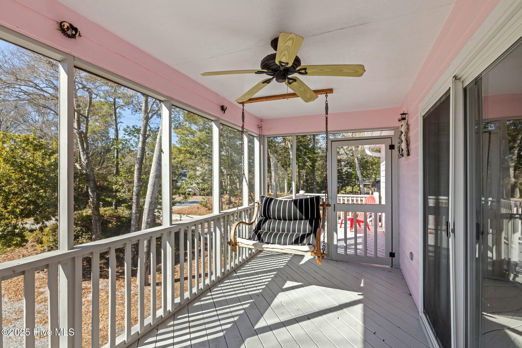 100490035 | Photo 42