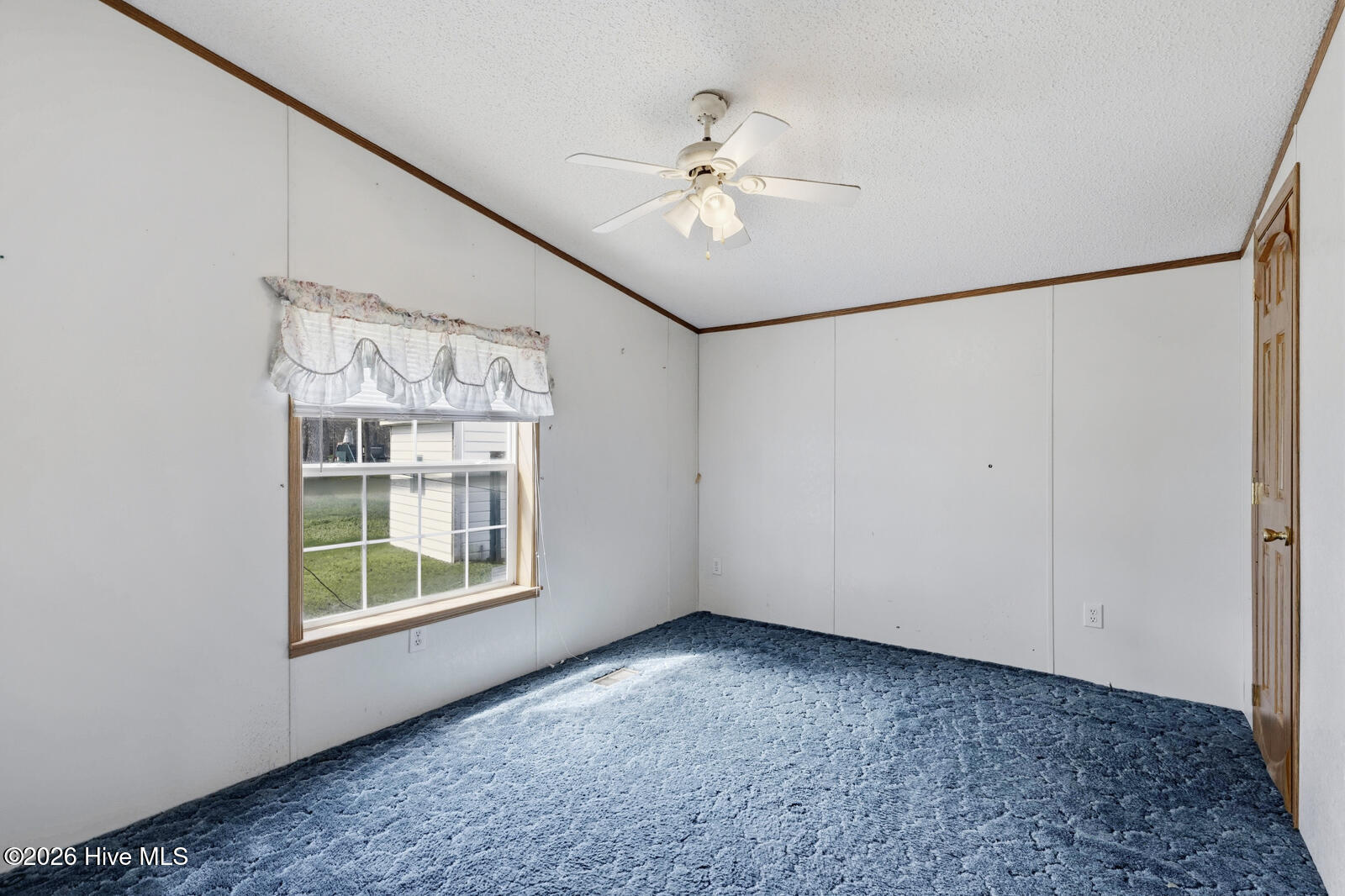 100561628 | Photo 20