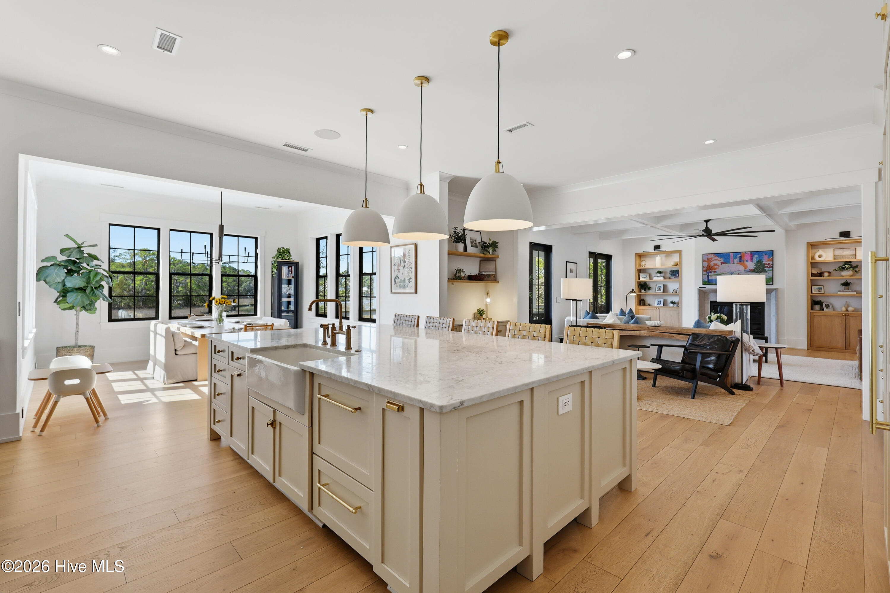 100554567 | Photo 24