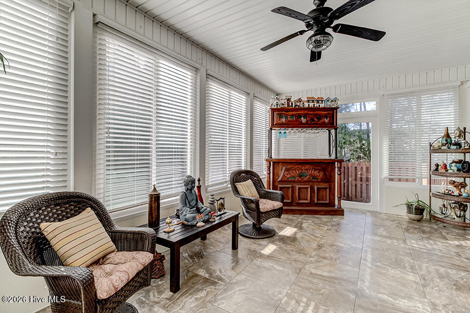 100548906 | Photo 42