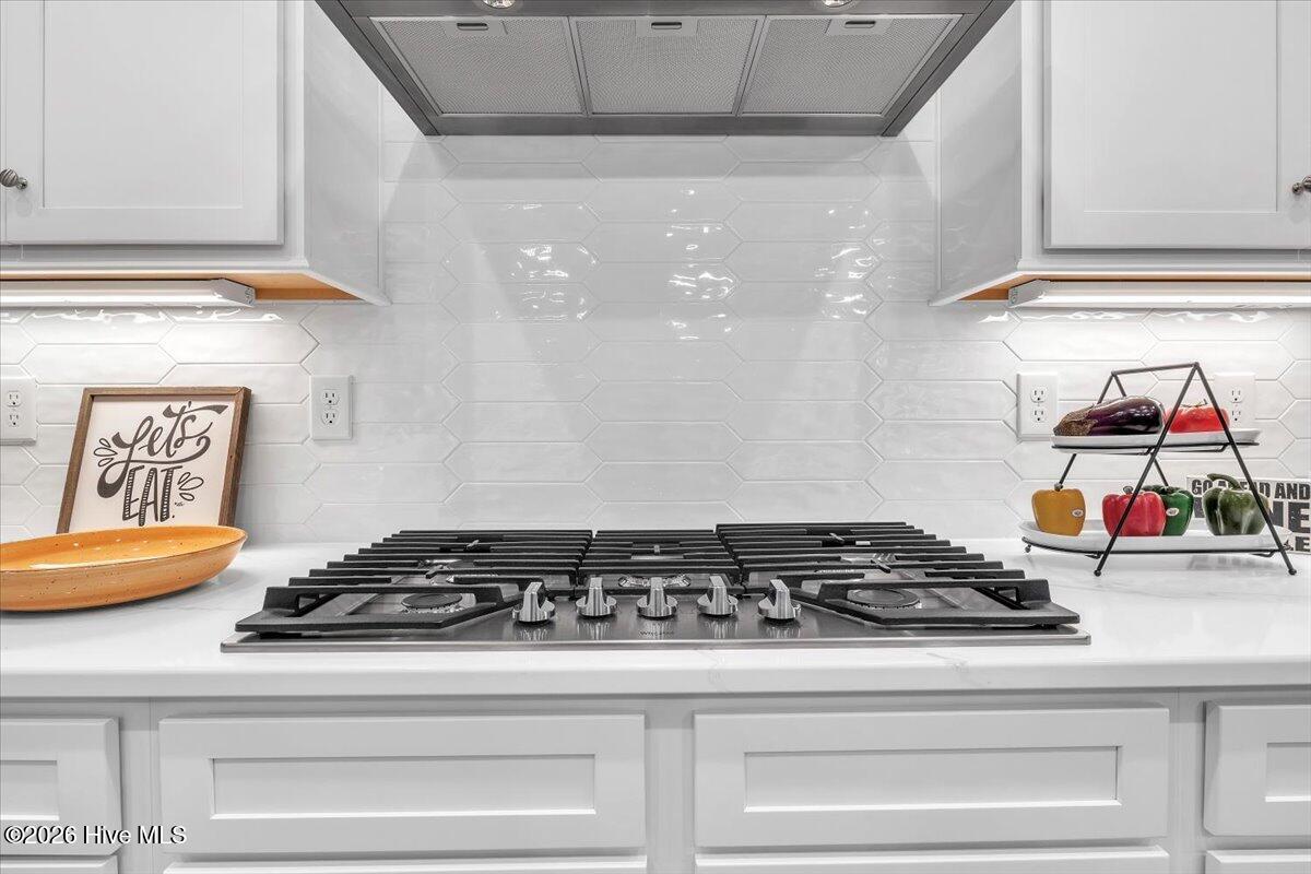 100524155 | Photo 14