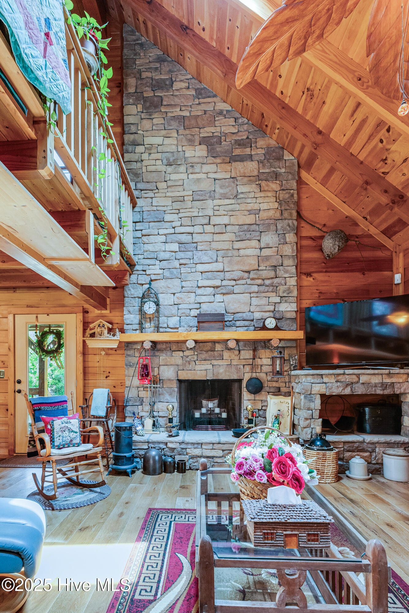 100512756 | Photo 10