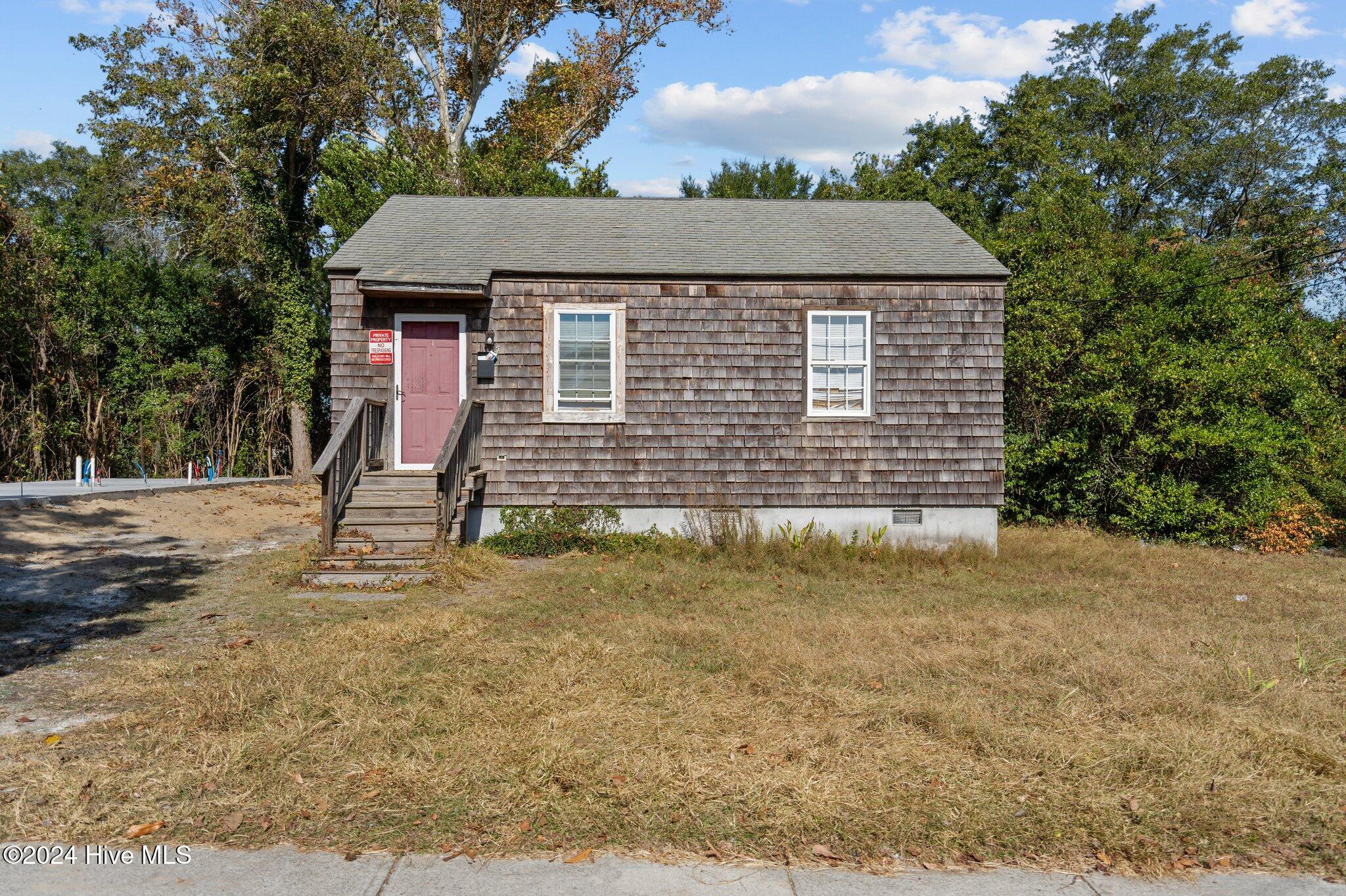 Homes for sale in Wilmington, NC | 1015 Queen St, Wilmington, NC 28401 | MLS# 100477995