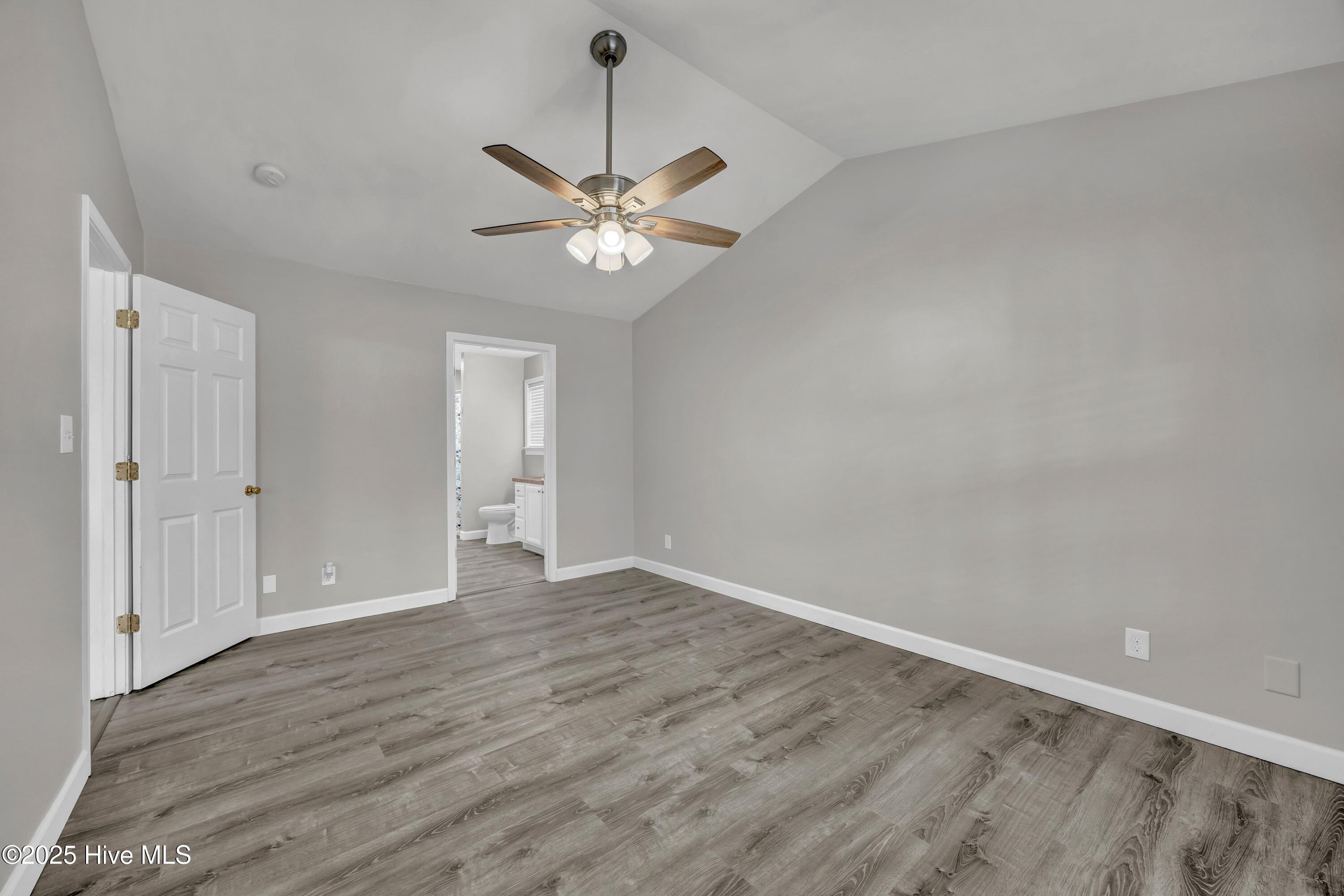 100546992 | Photo 11