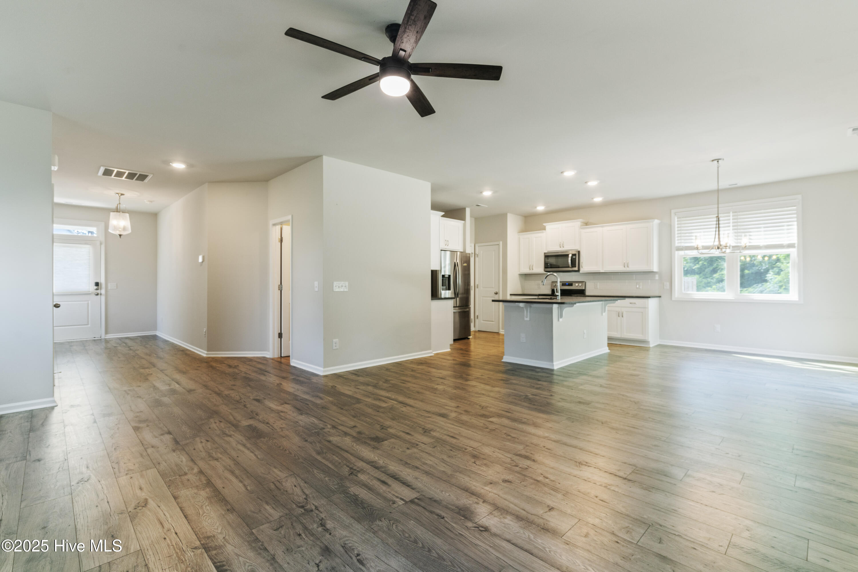 100516563 | Photo 12