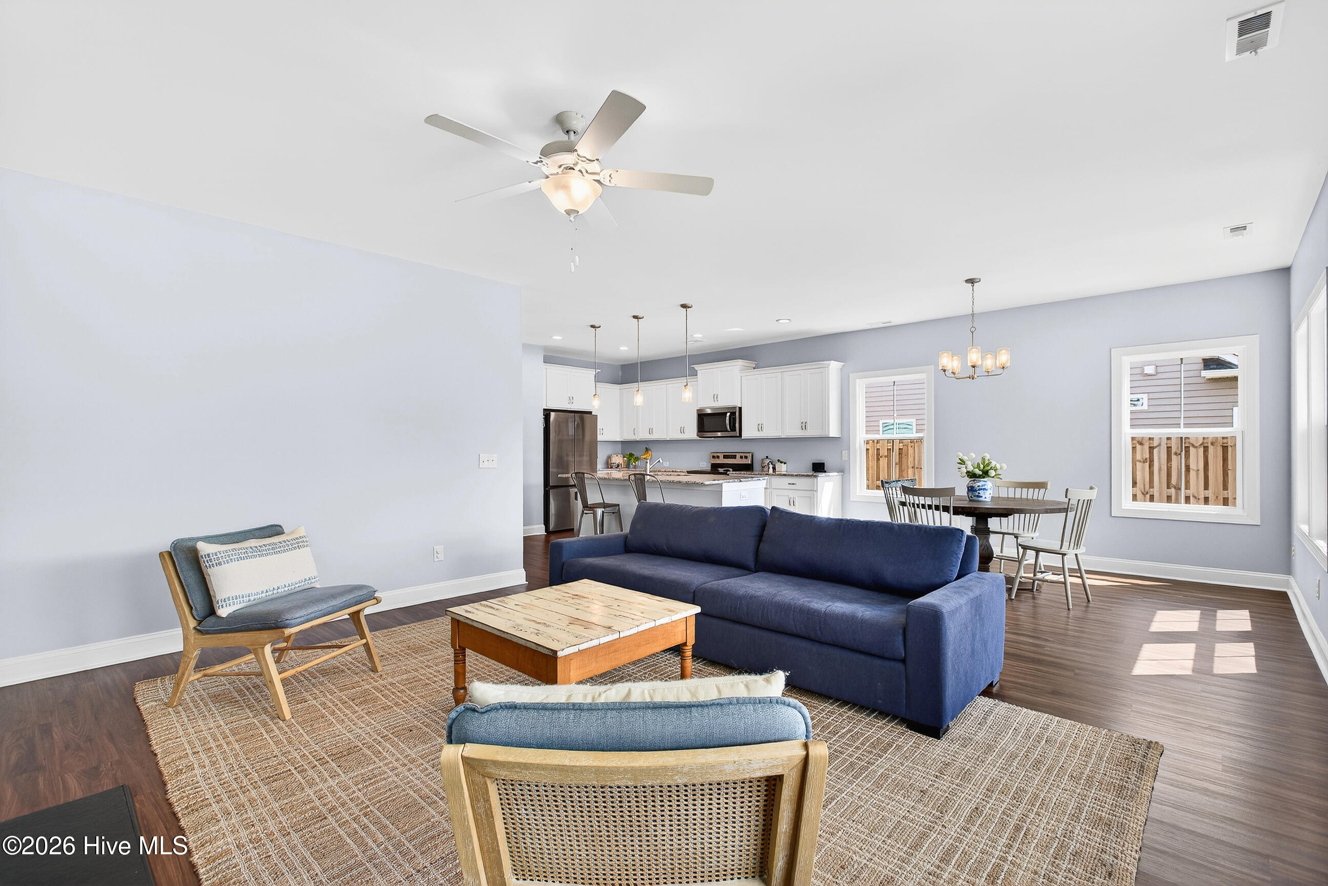 100563348 | Photo 20