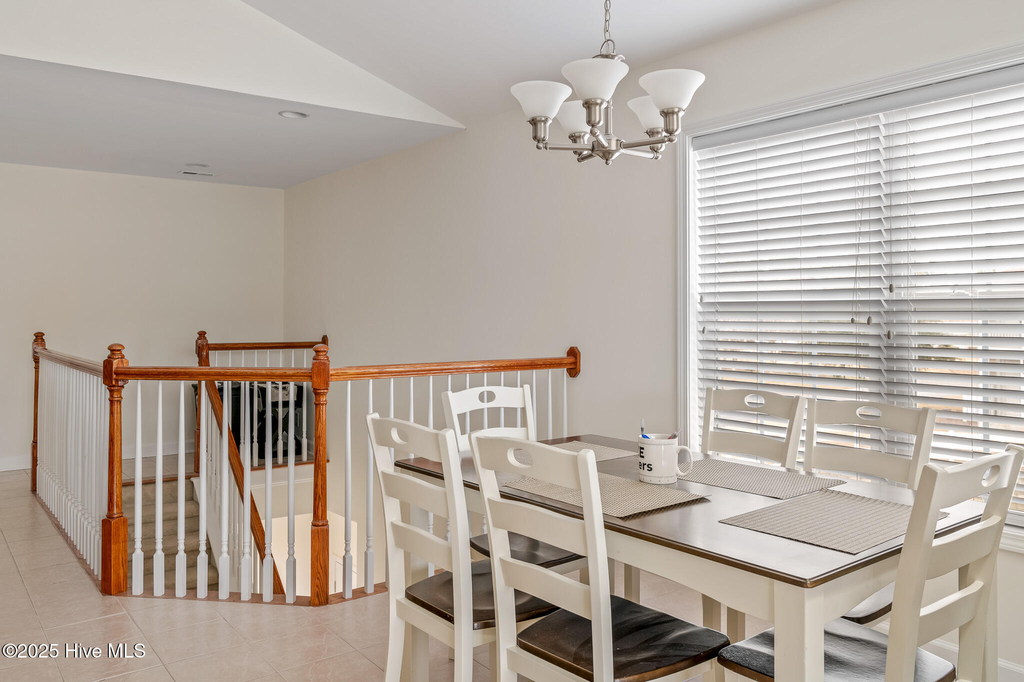 100565271 | Photo 14