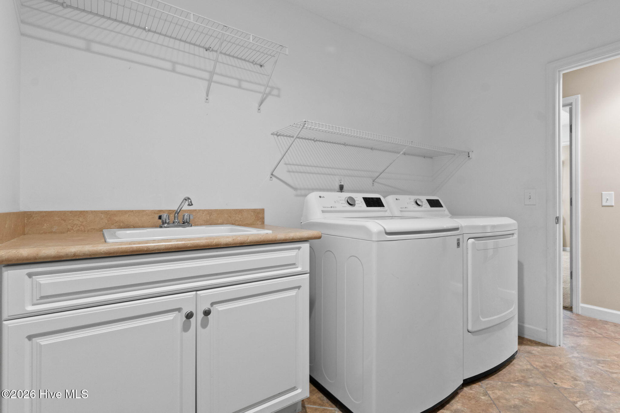 100566520 | Photo 24