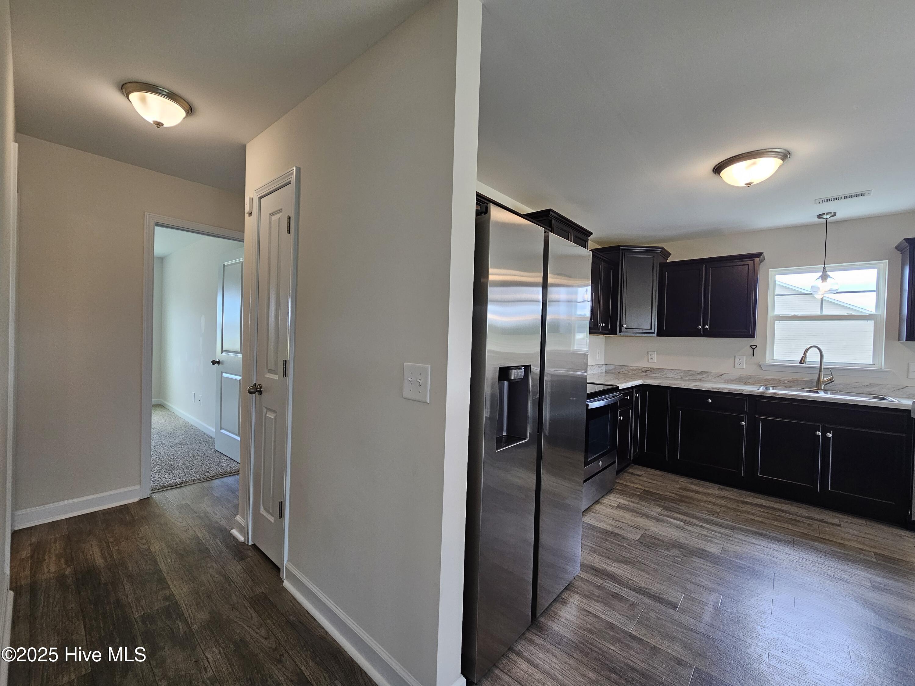 100526822 | Photo 11