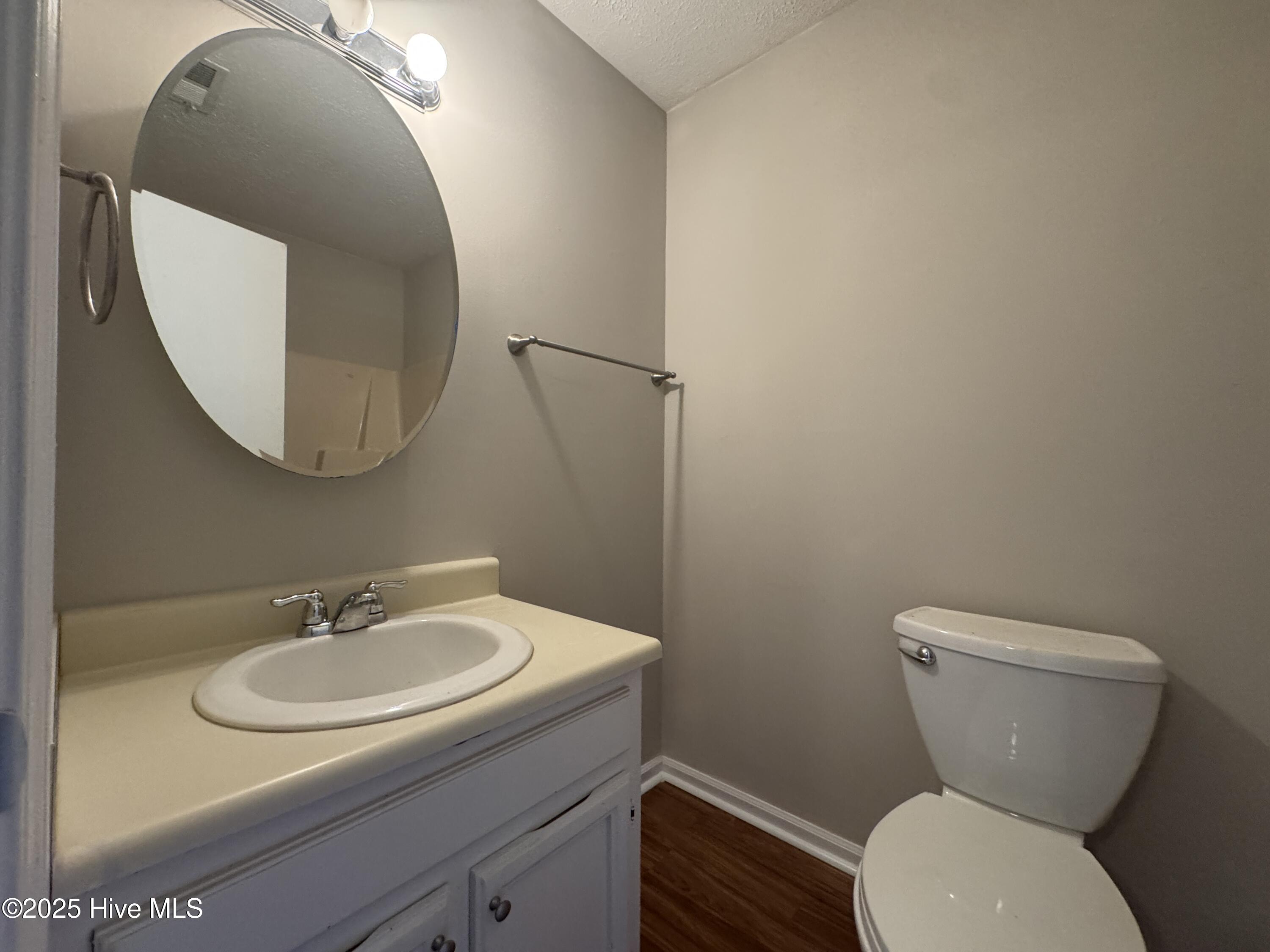 100533929 | Photo 10