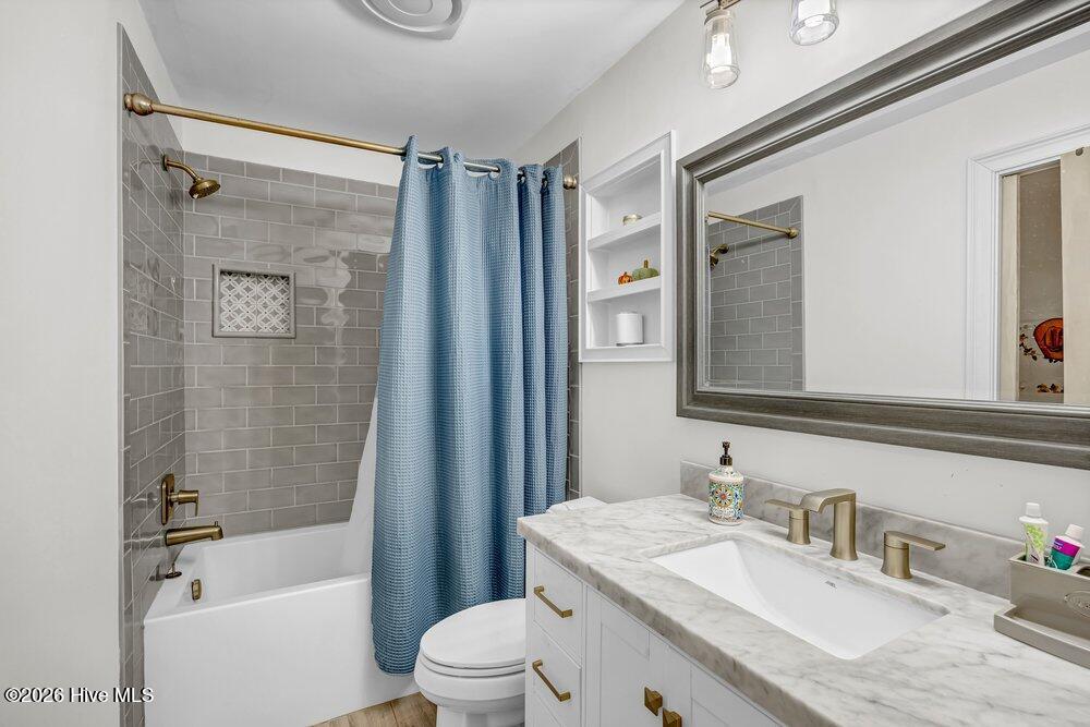 100552674 | Photo 22