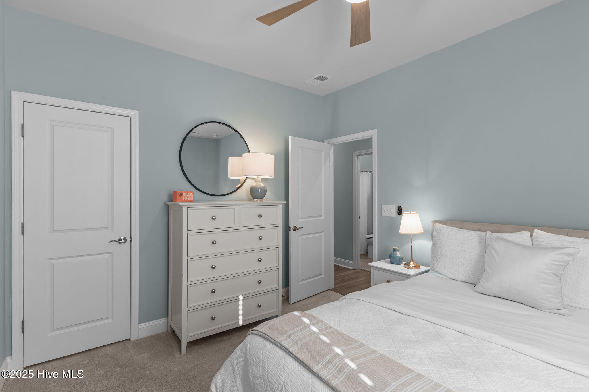 100531839 | Photo 41