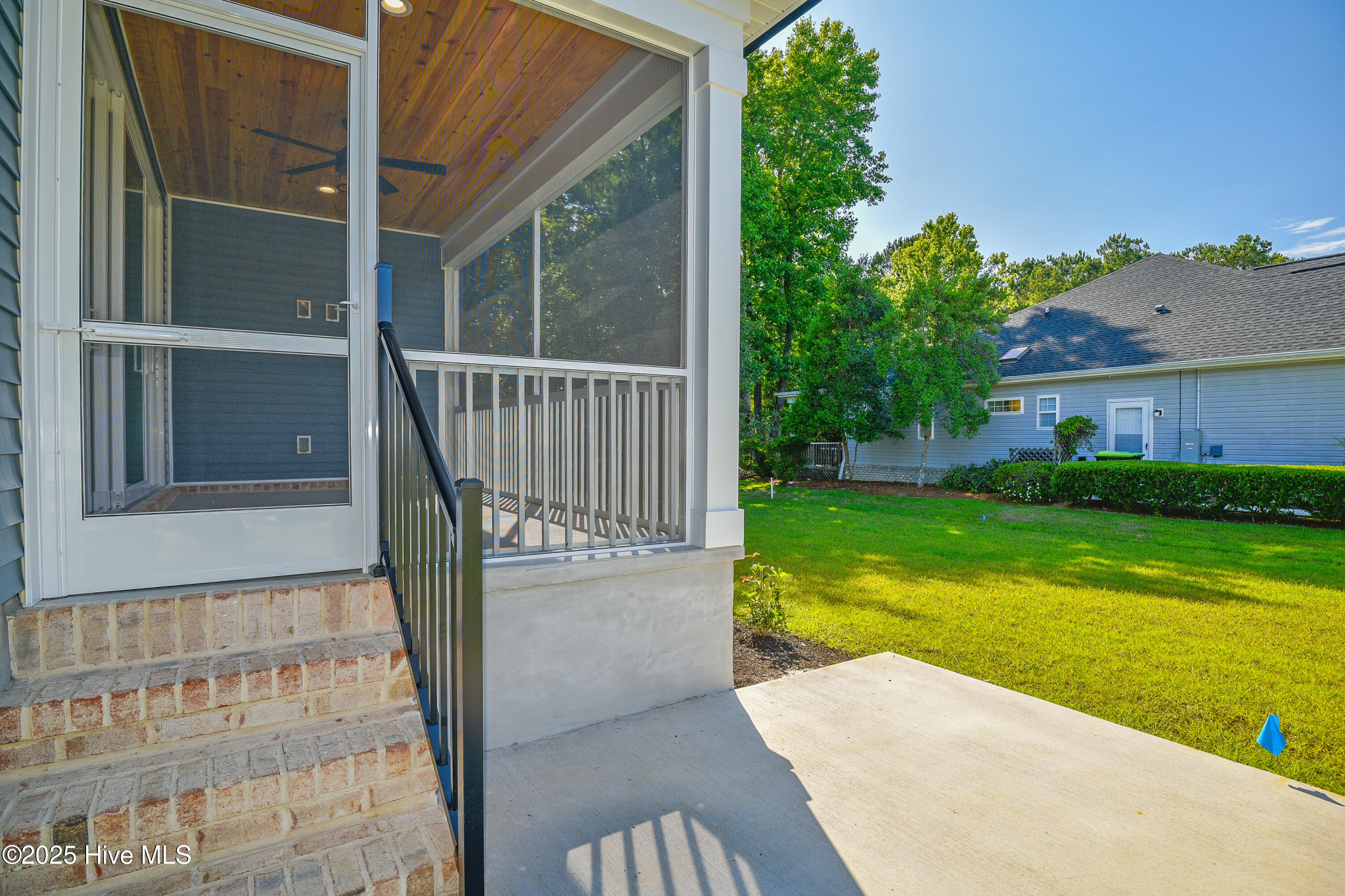 100541947 | Photo 49