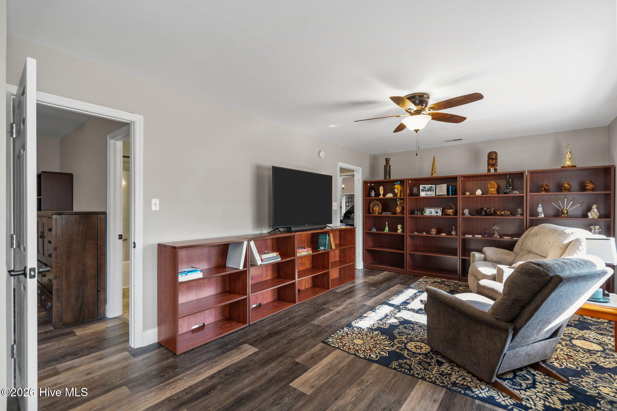 100554054 | Photo 49