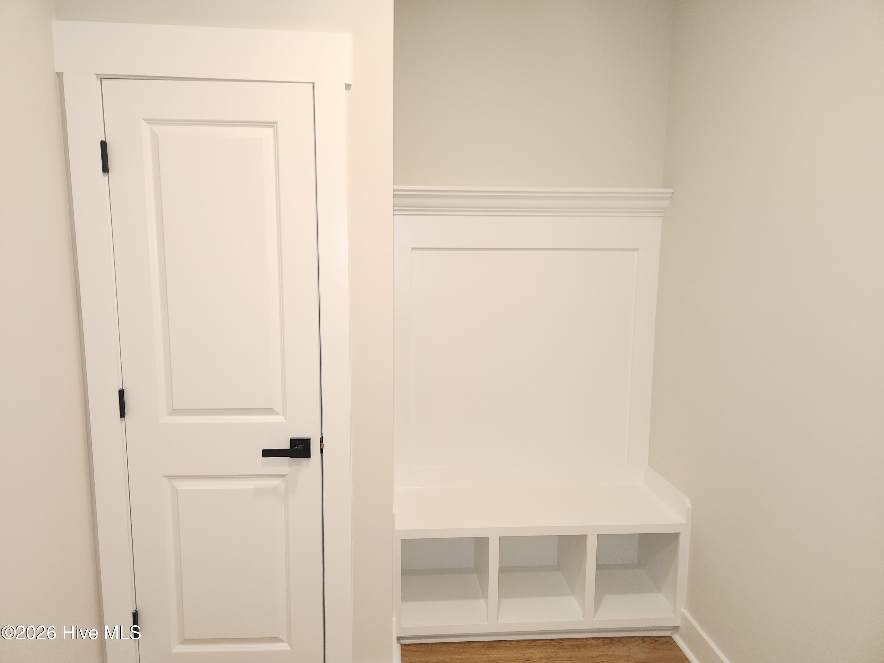 100567730 | Photo 27