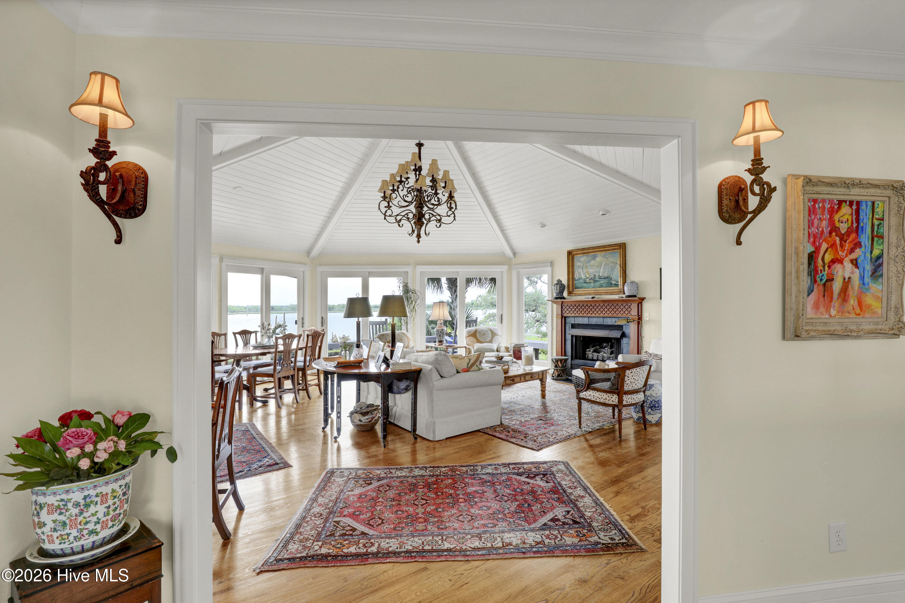 100574019 | Photo 15