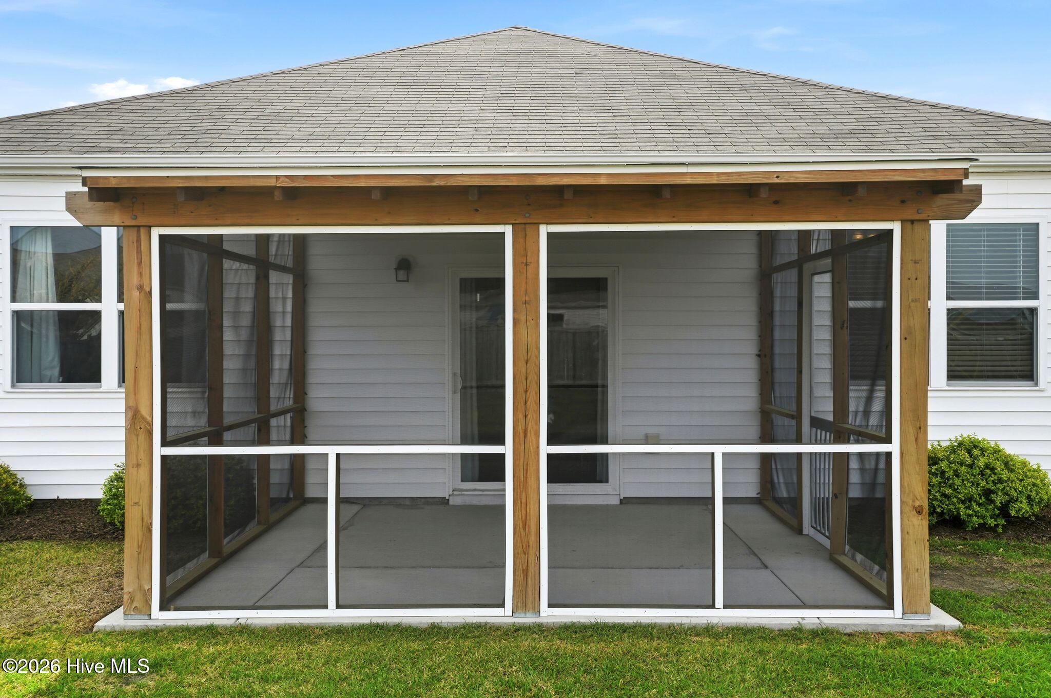 100562900 | Photo 36