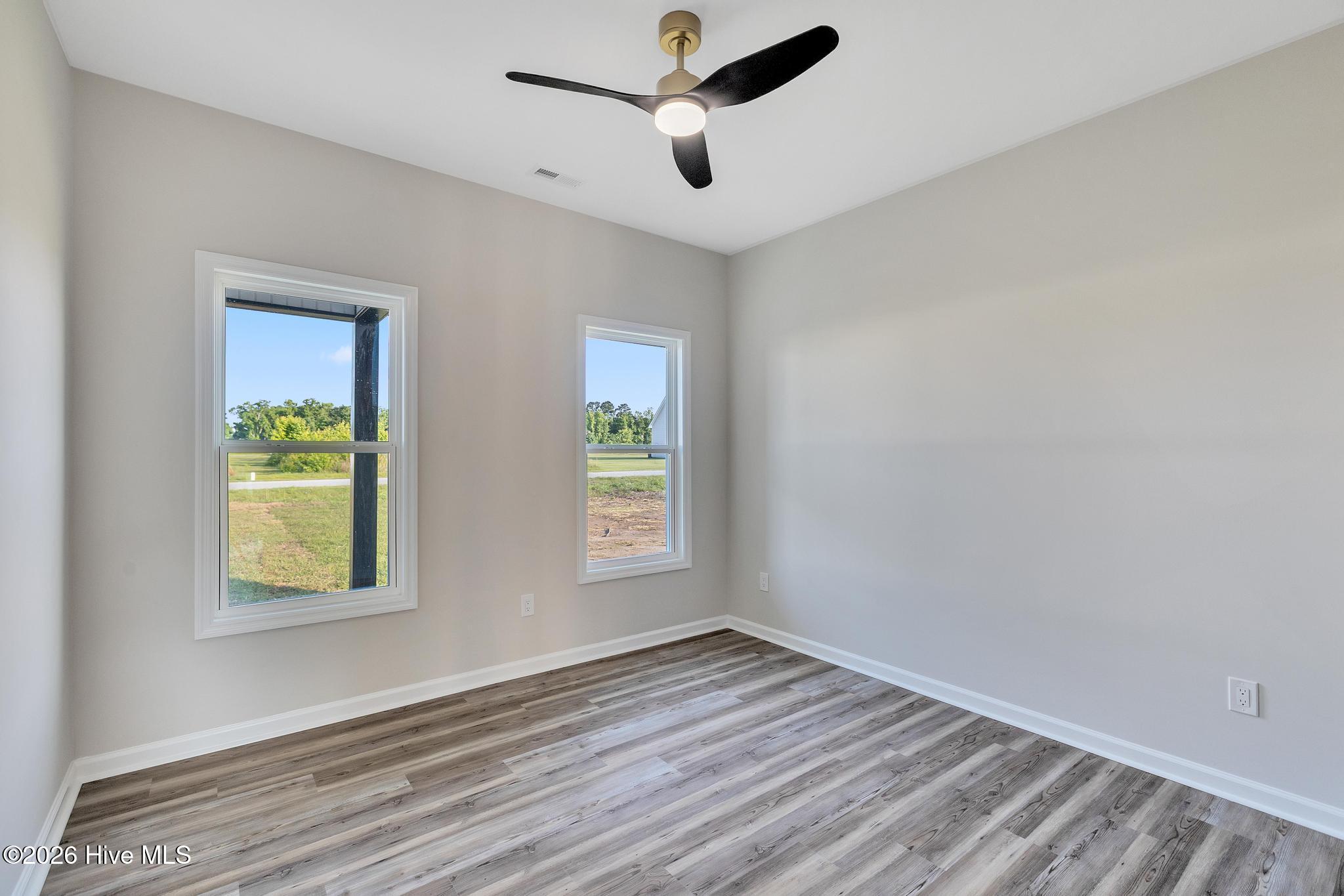 100552595 | Photo 18