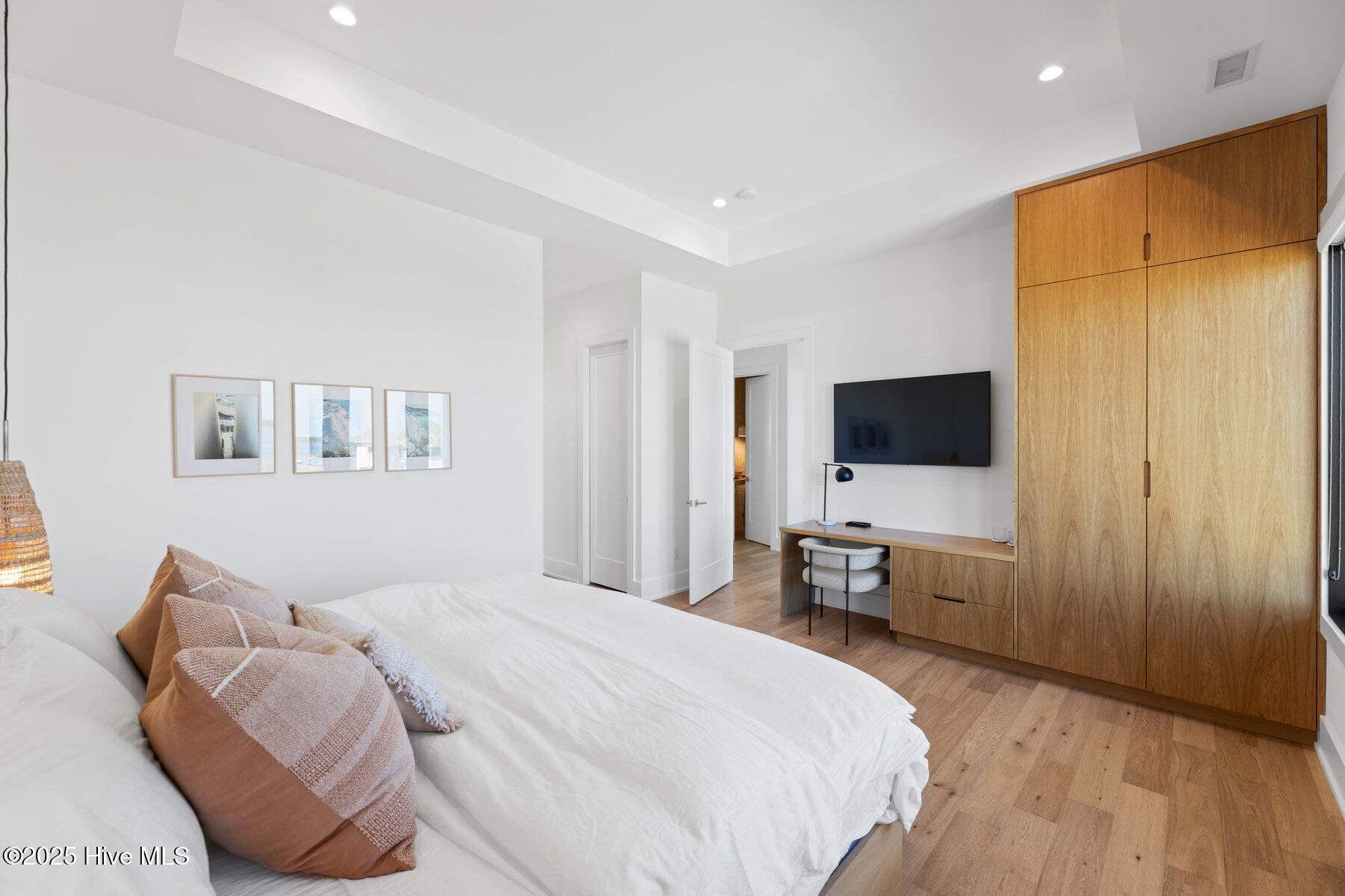 100535055 | Photo 42