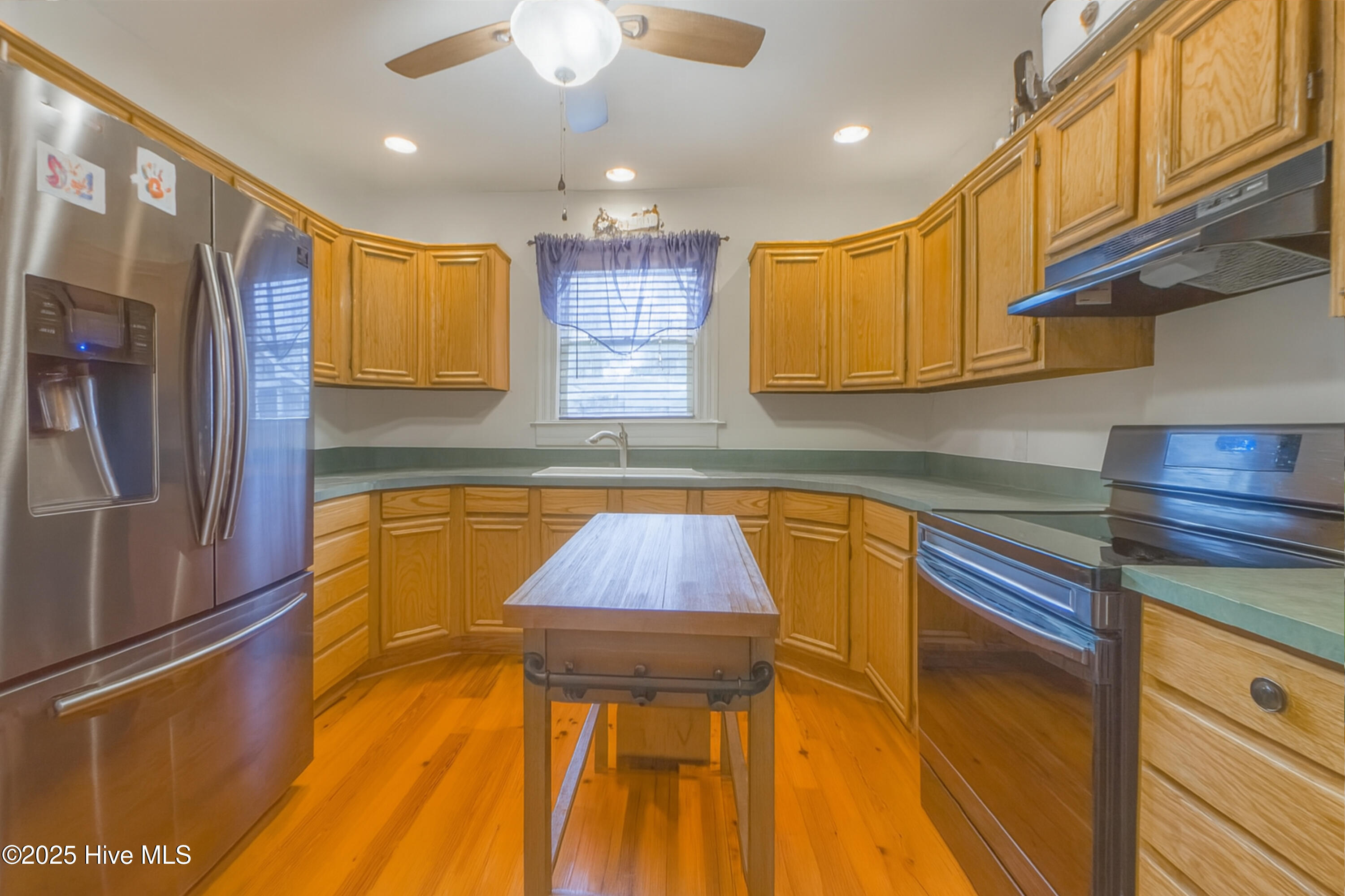 100474271 | Photo 26