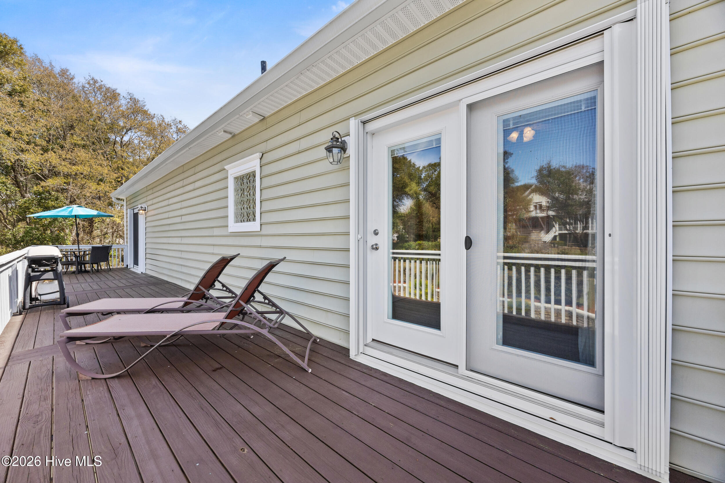 100567542 | Photo 32