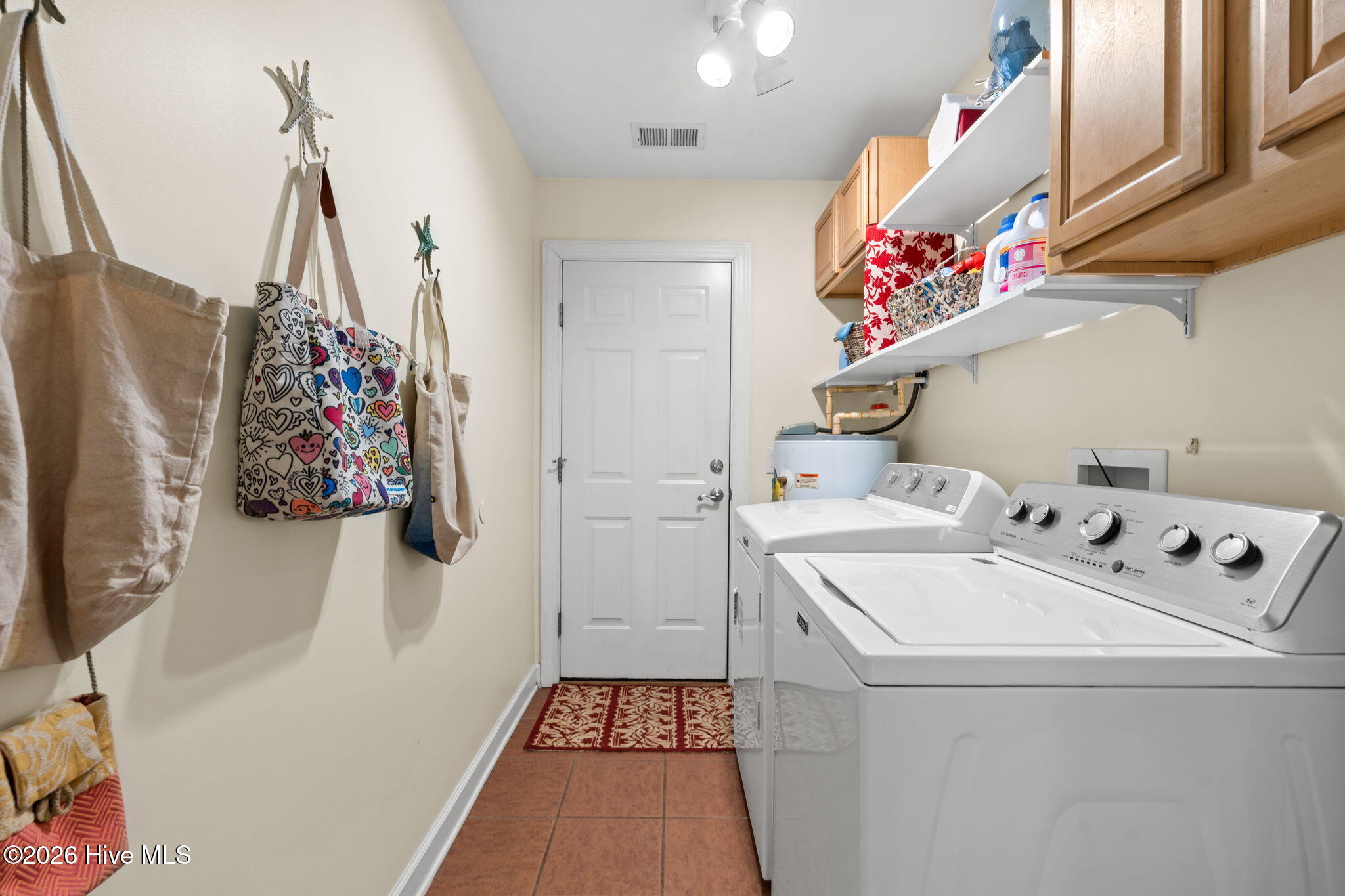 100567853 | Photo 36