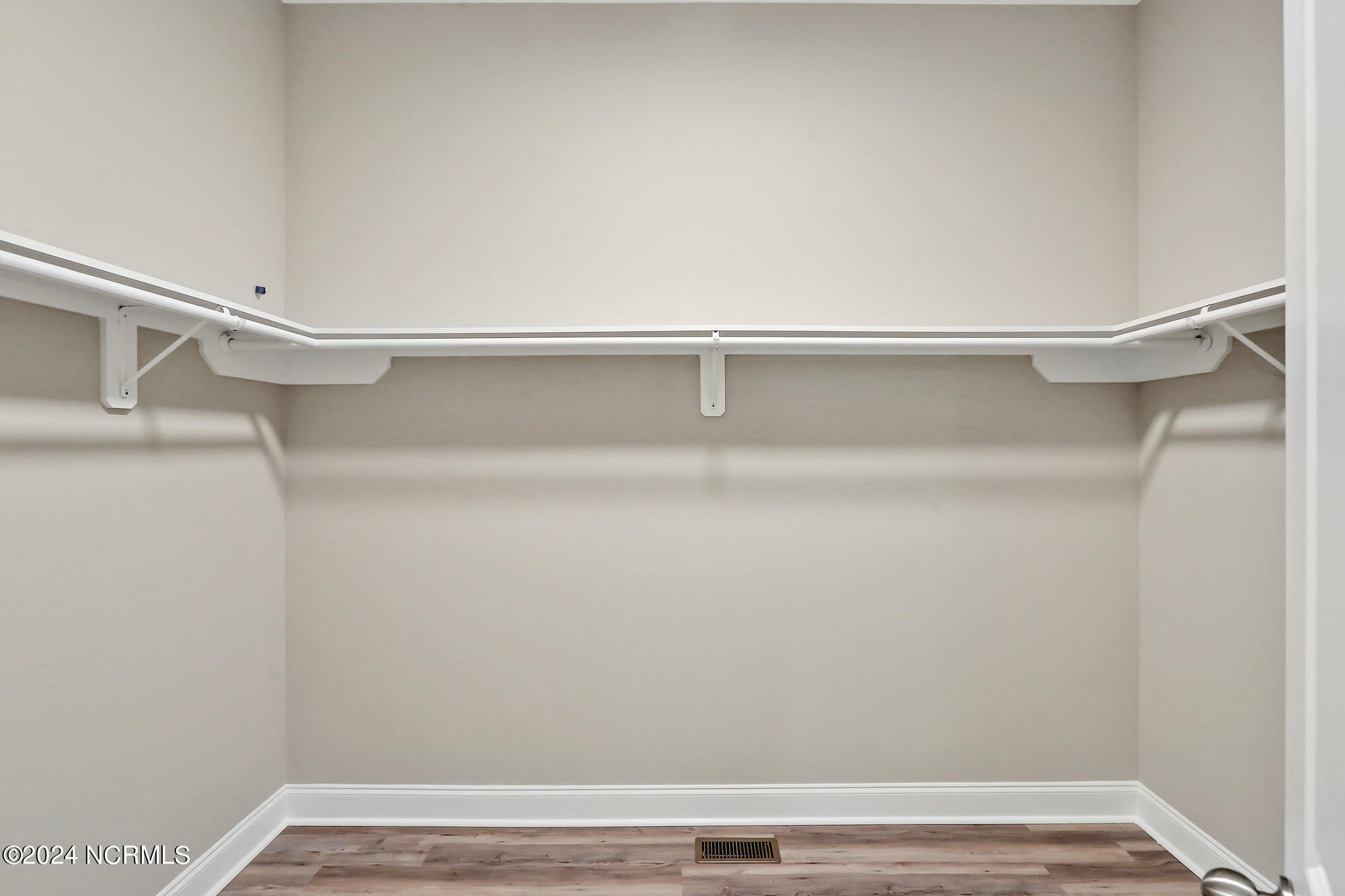 100471583 | Photo 28