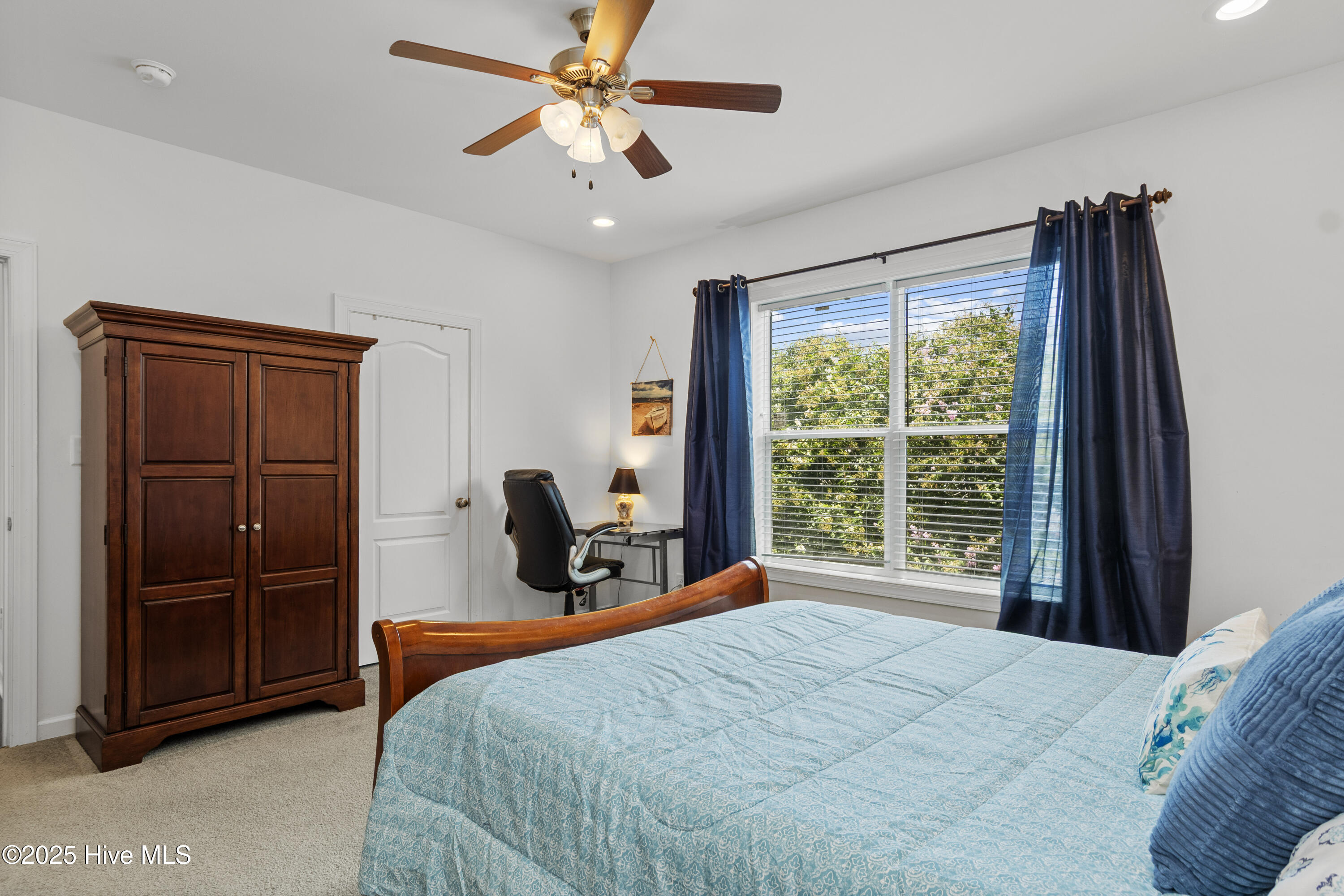 100520173 | Photo 32