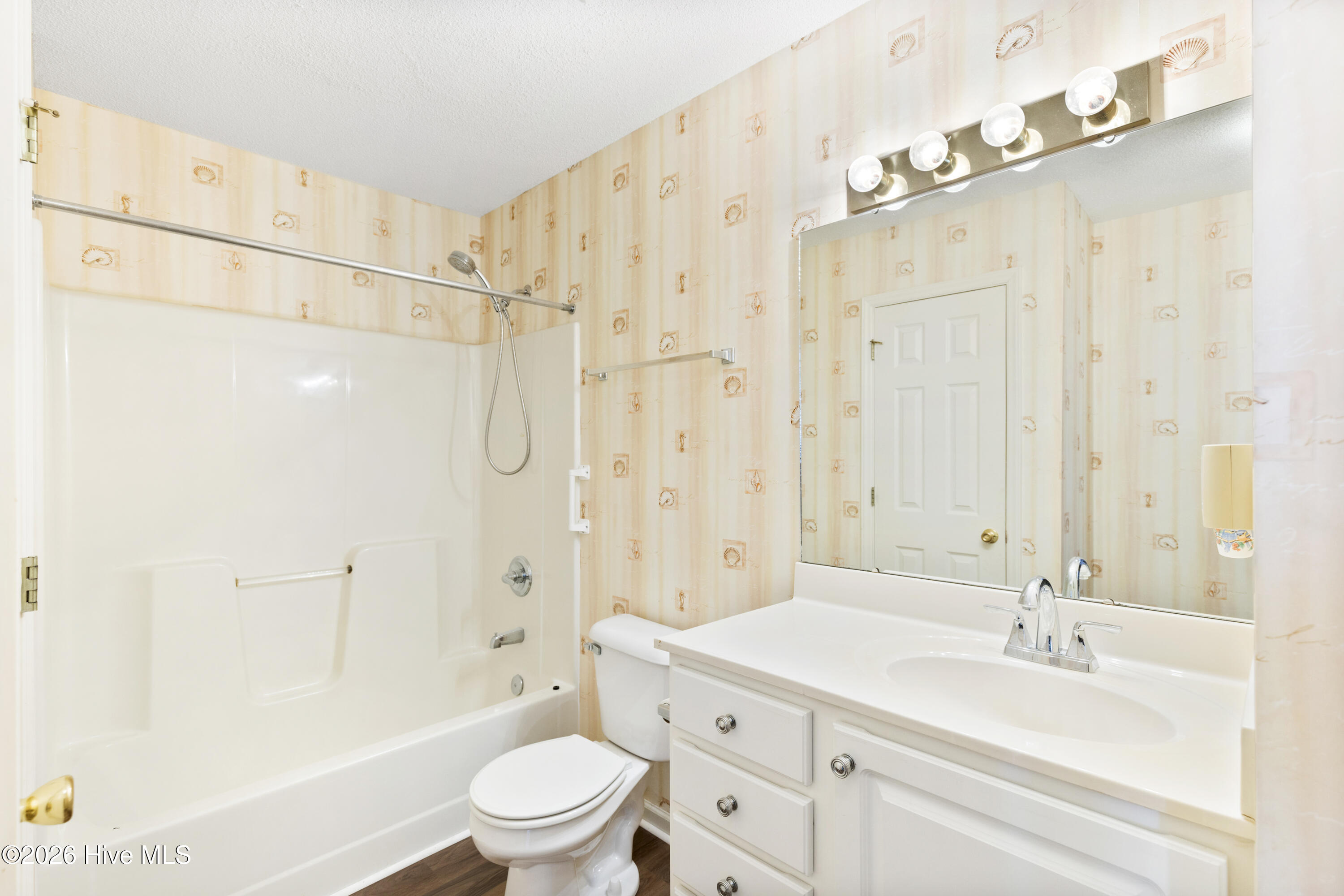 100548408 | Photo 26