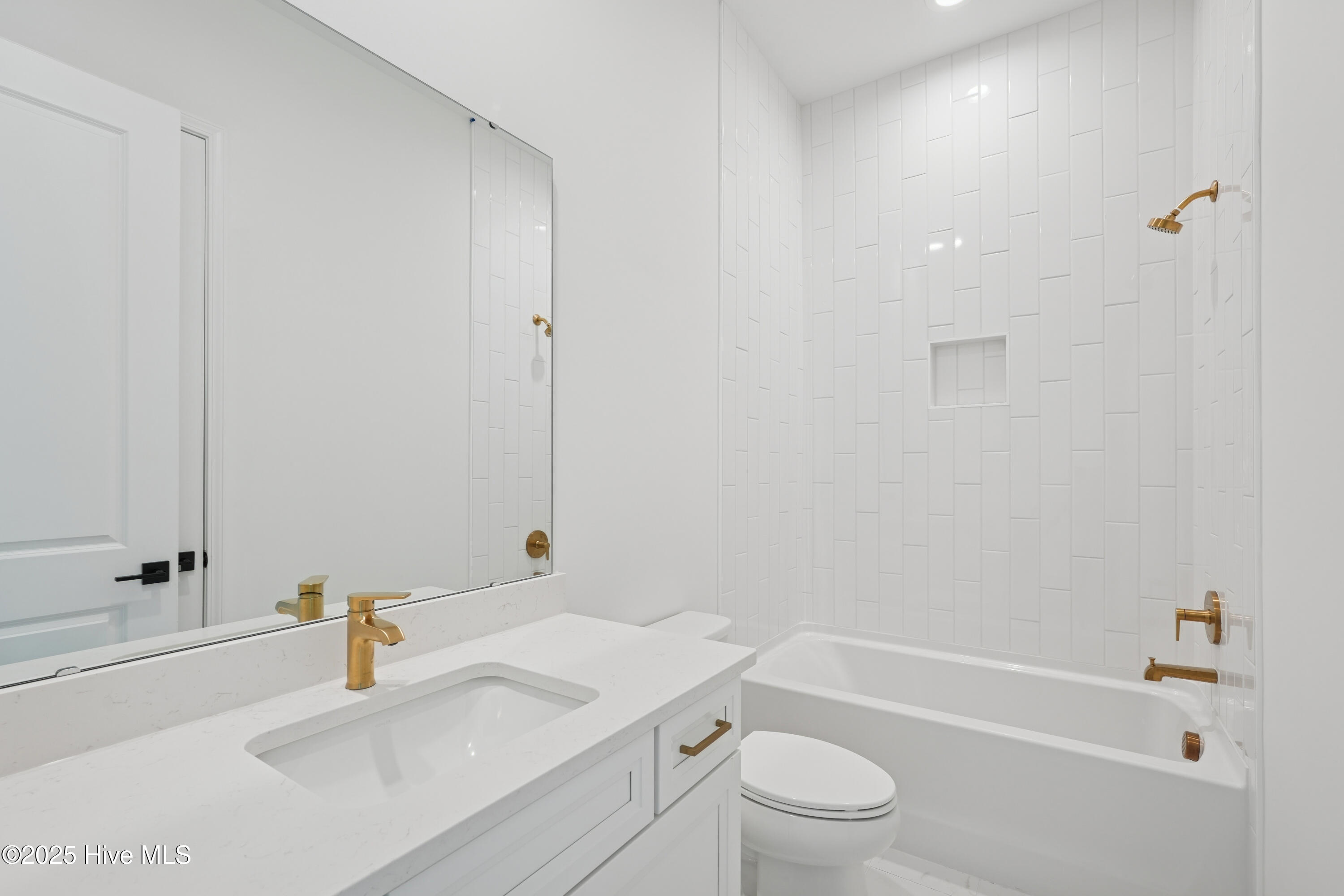 100508375 | Photo 13