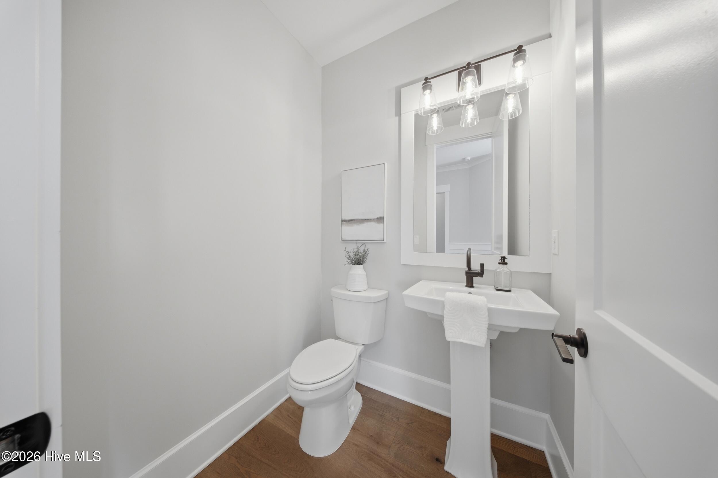 100567785 | Photo 16