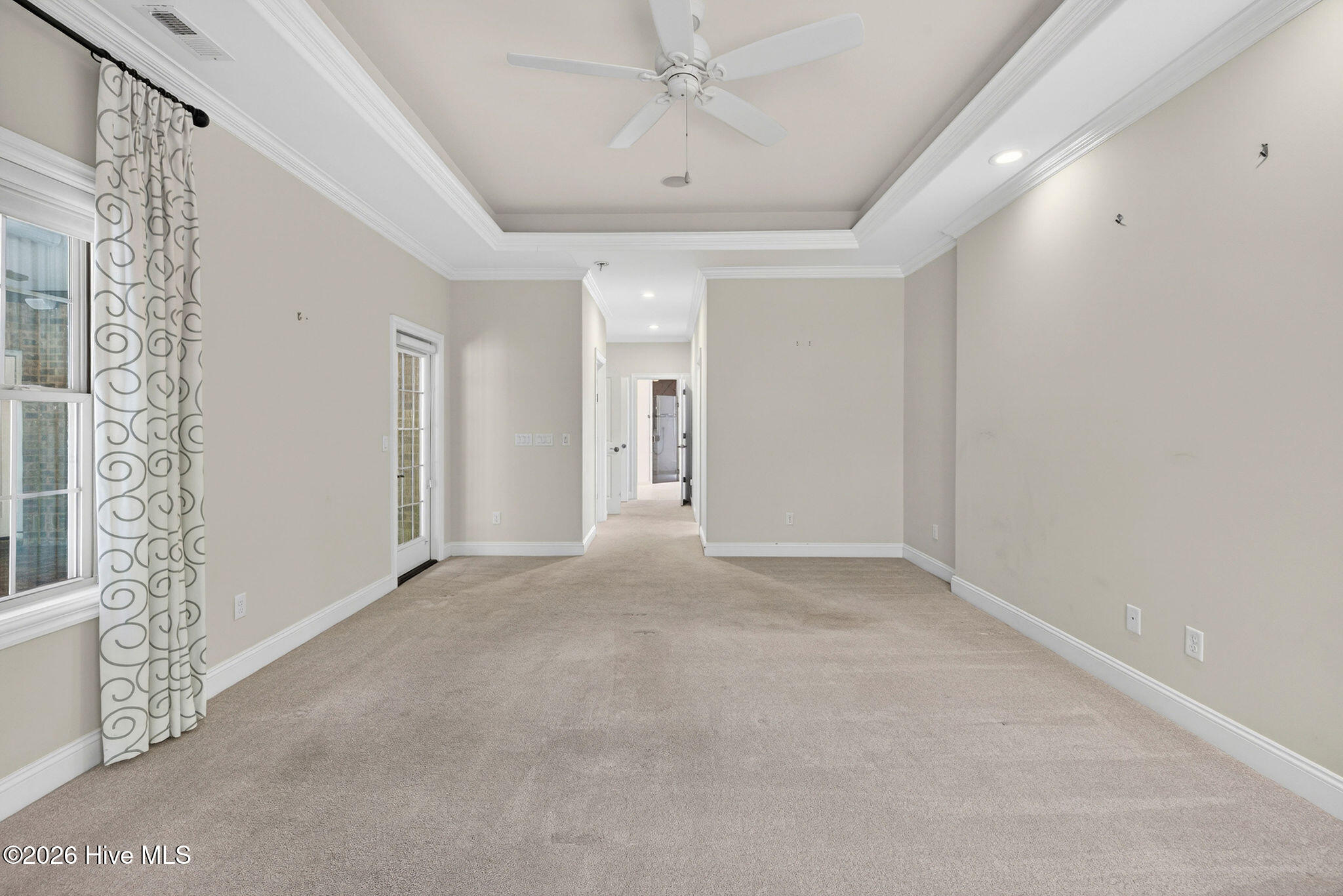 100566278 | Photo 25