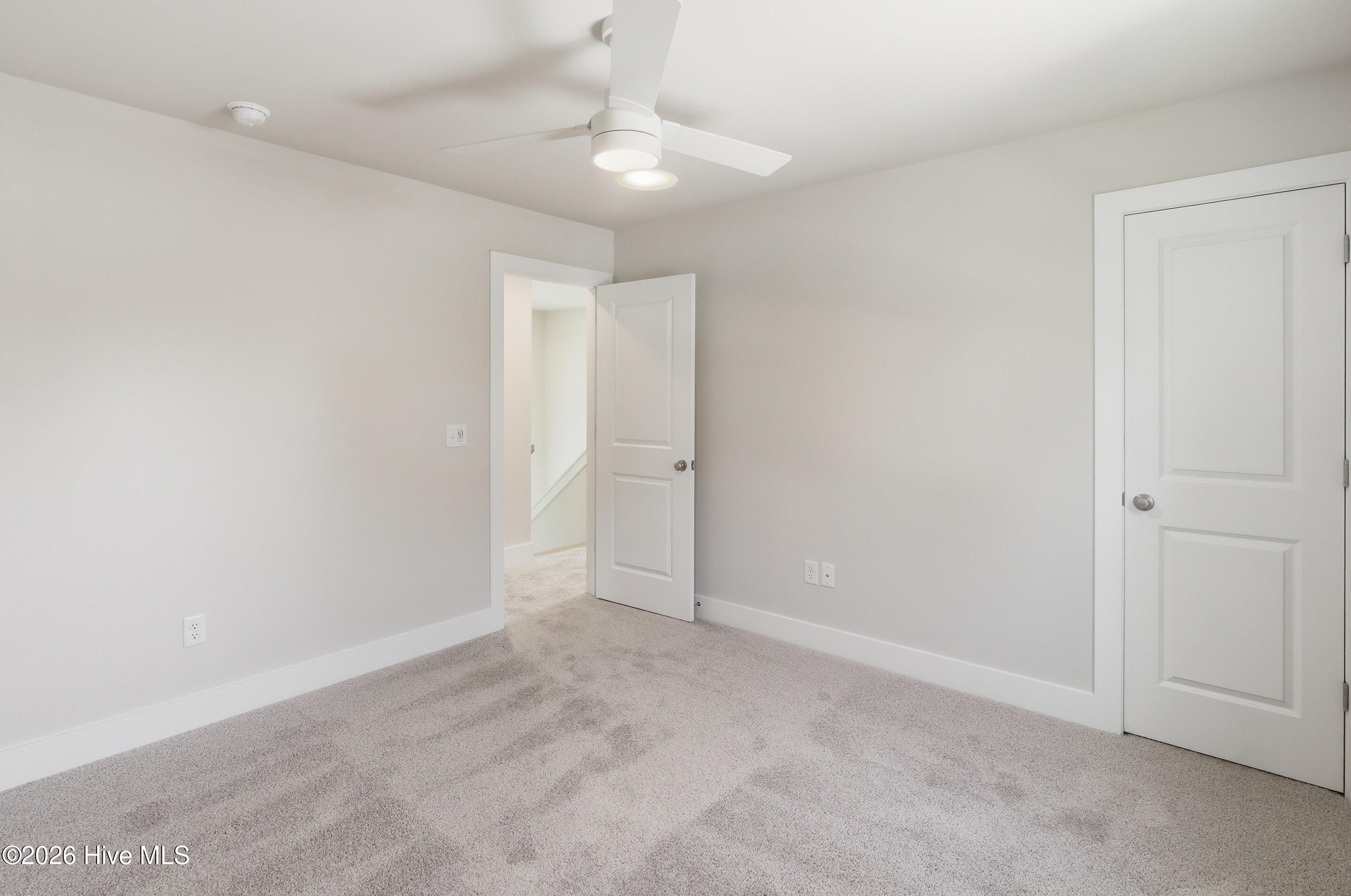 100547597 | Photo 33