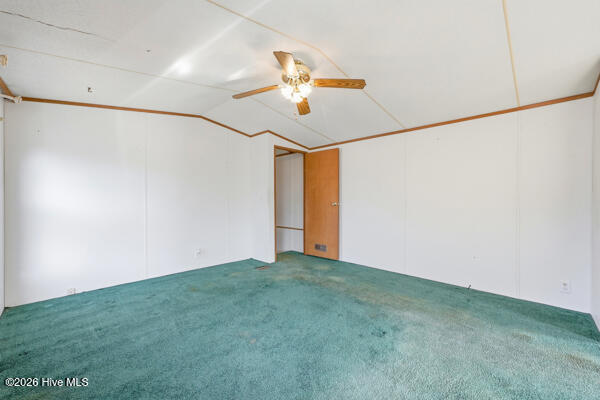 100548594 | Photo 14