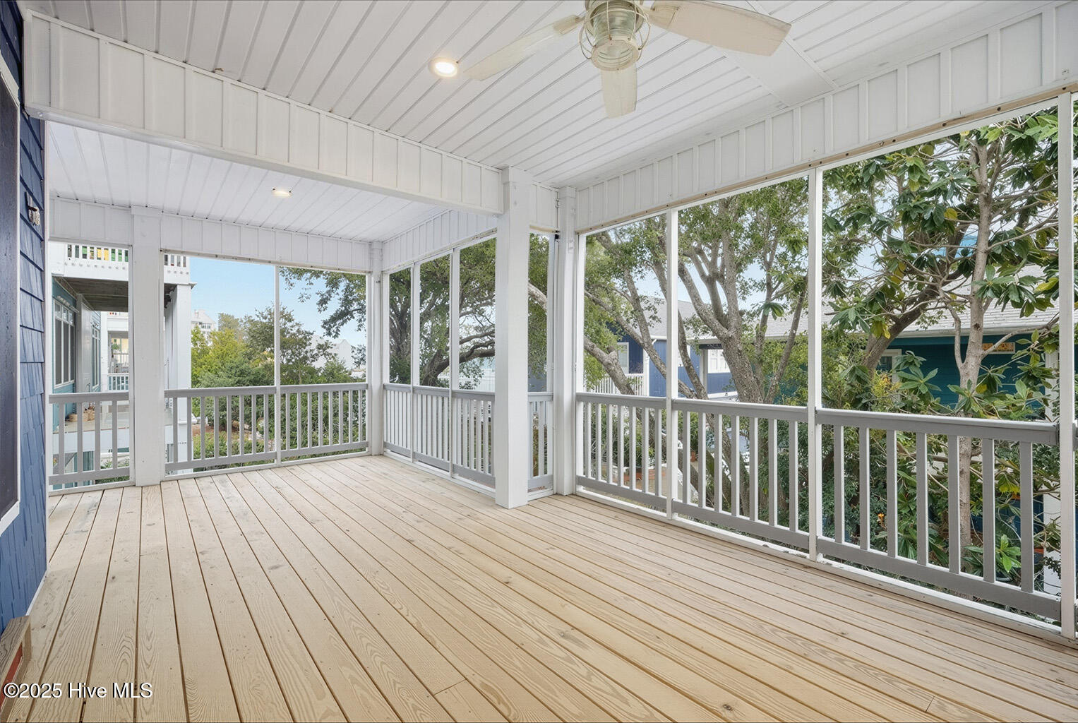 100546742 | Photo 37