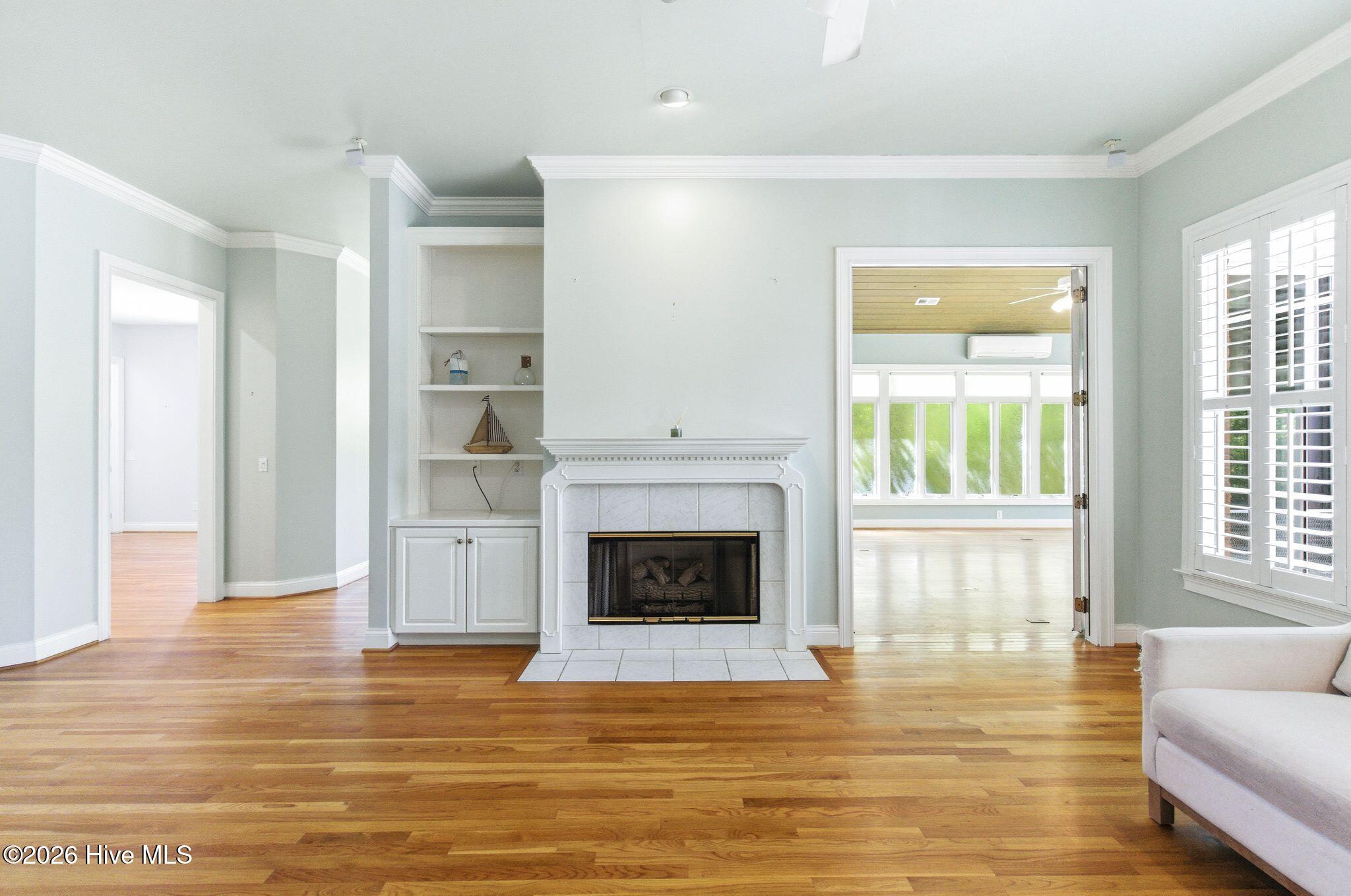 100567139 | Photo 12