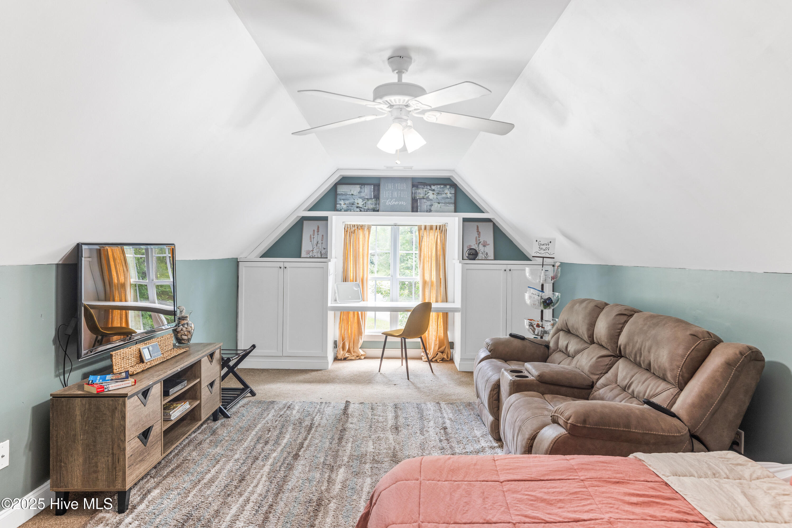 100520720 | Photo 30