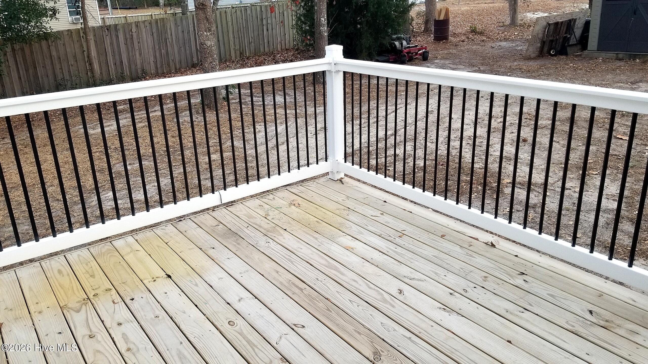 100548783 | Photo 37