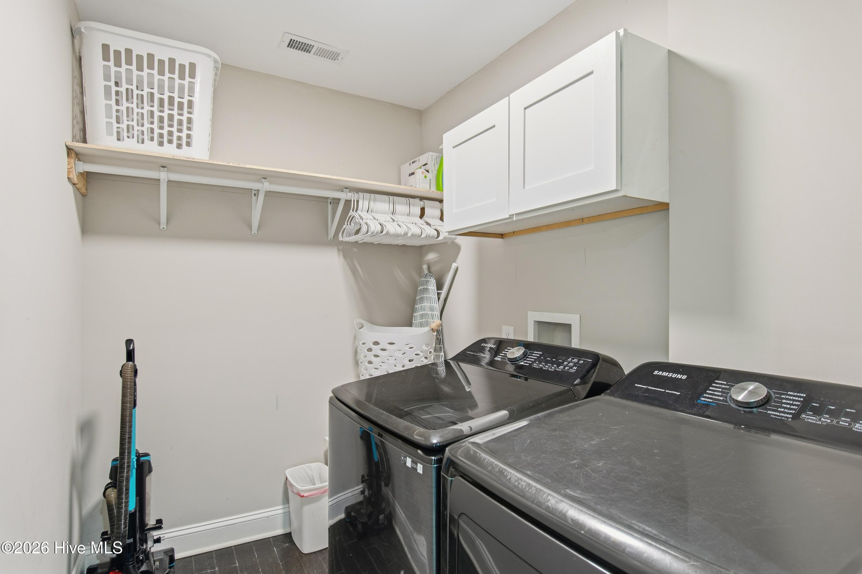 100550305 | Photo 38