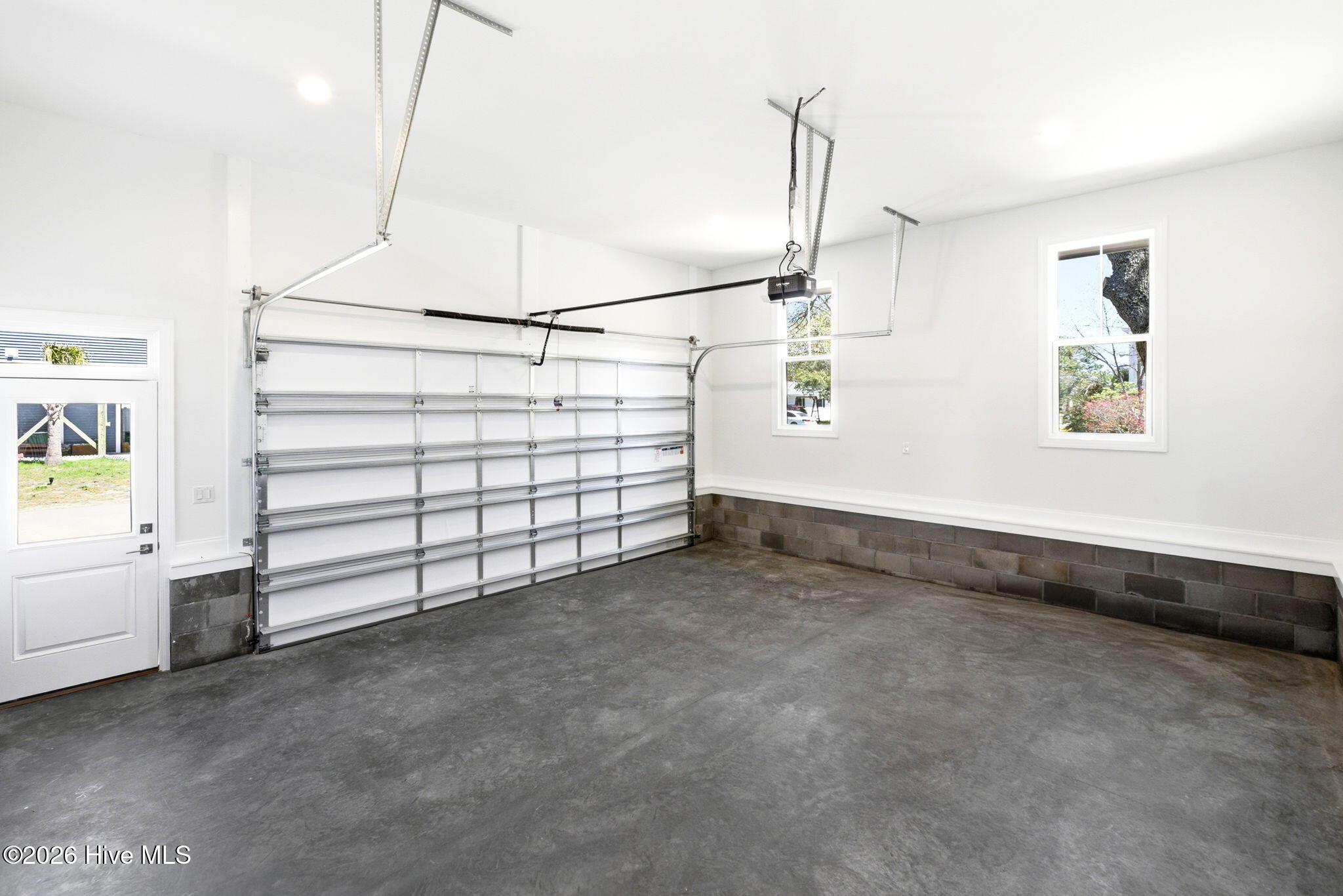 100565030 | Photo 49