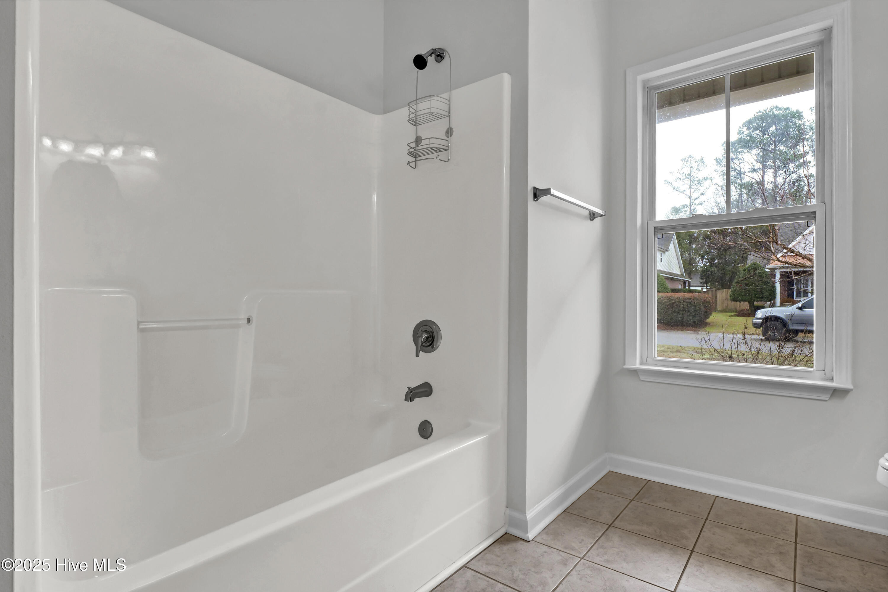 100488787 | Photo 23