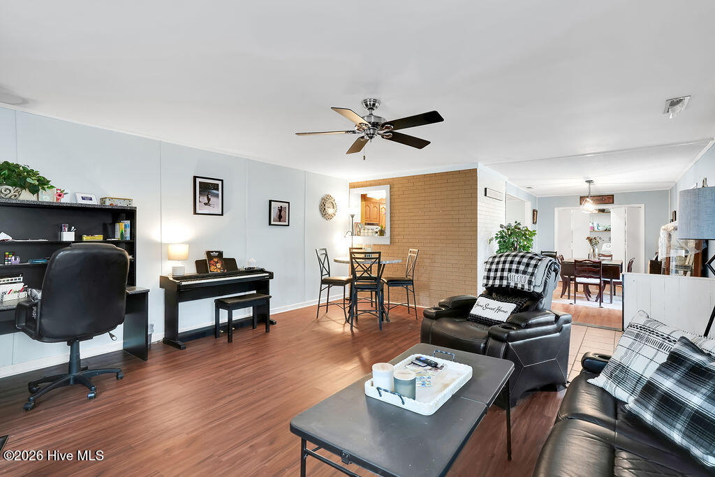 100565708 | Photo 17