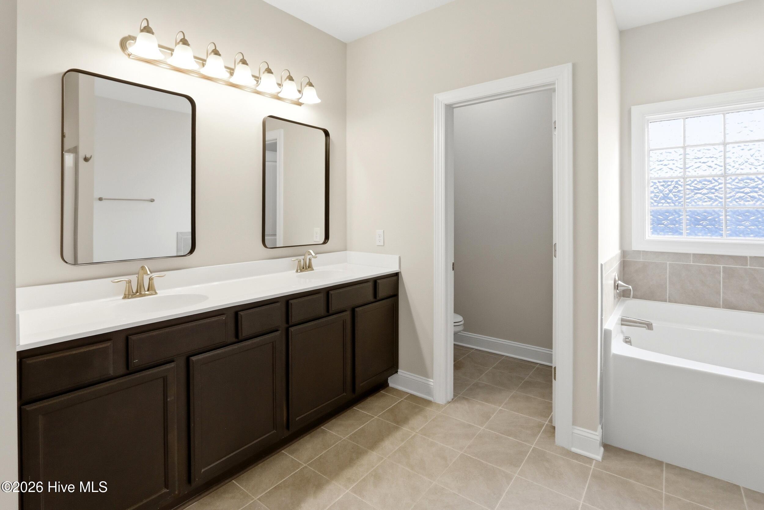 100569035 | Photo 23