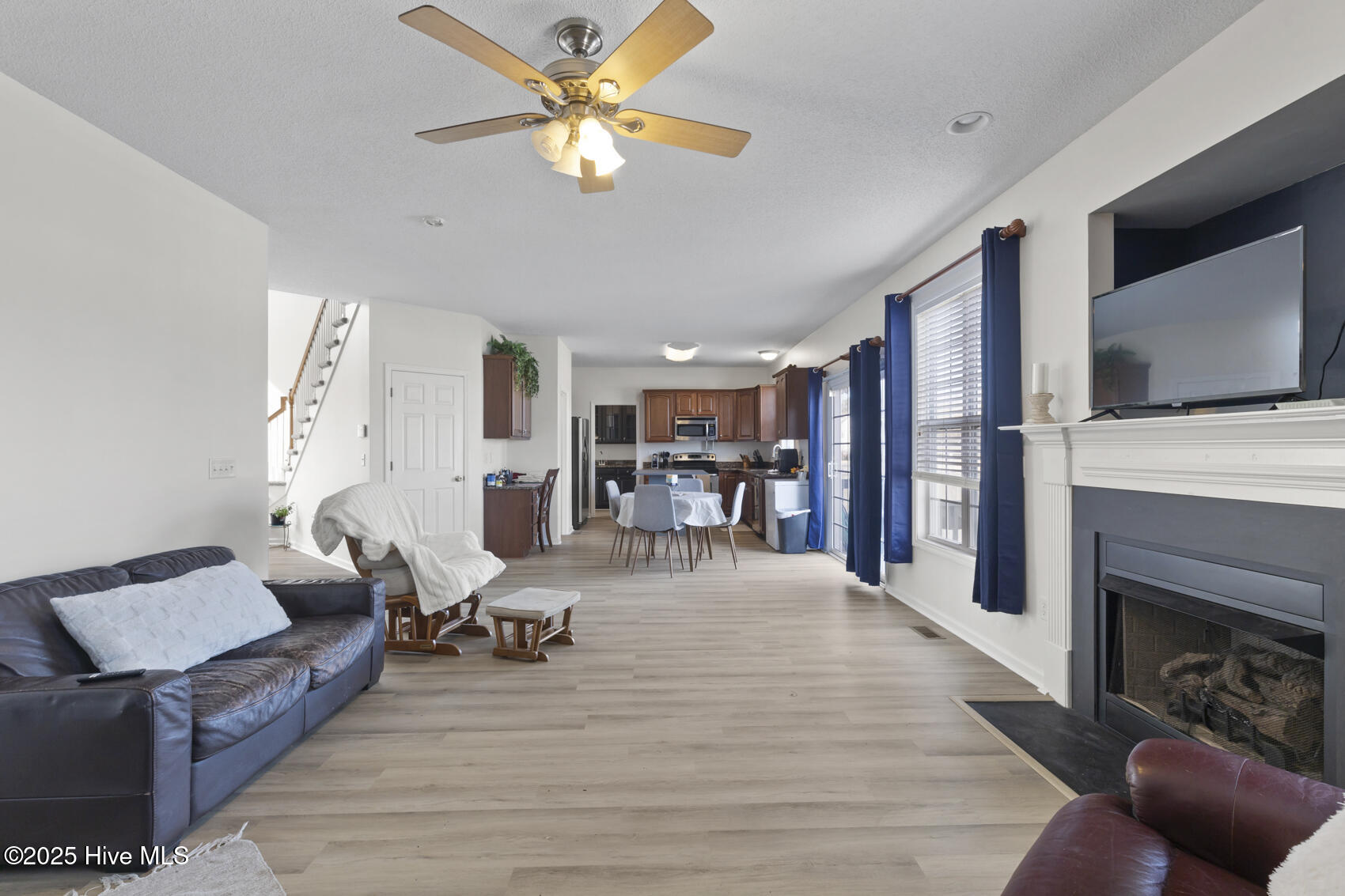 100490996 | Photo 12