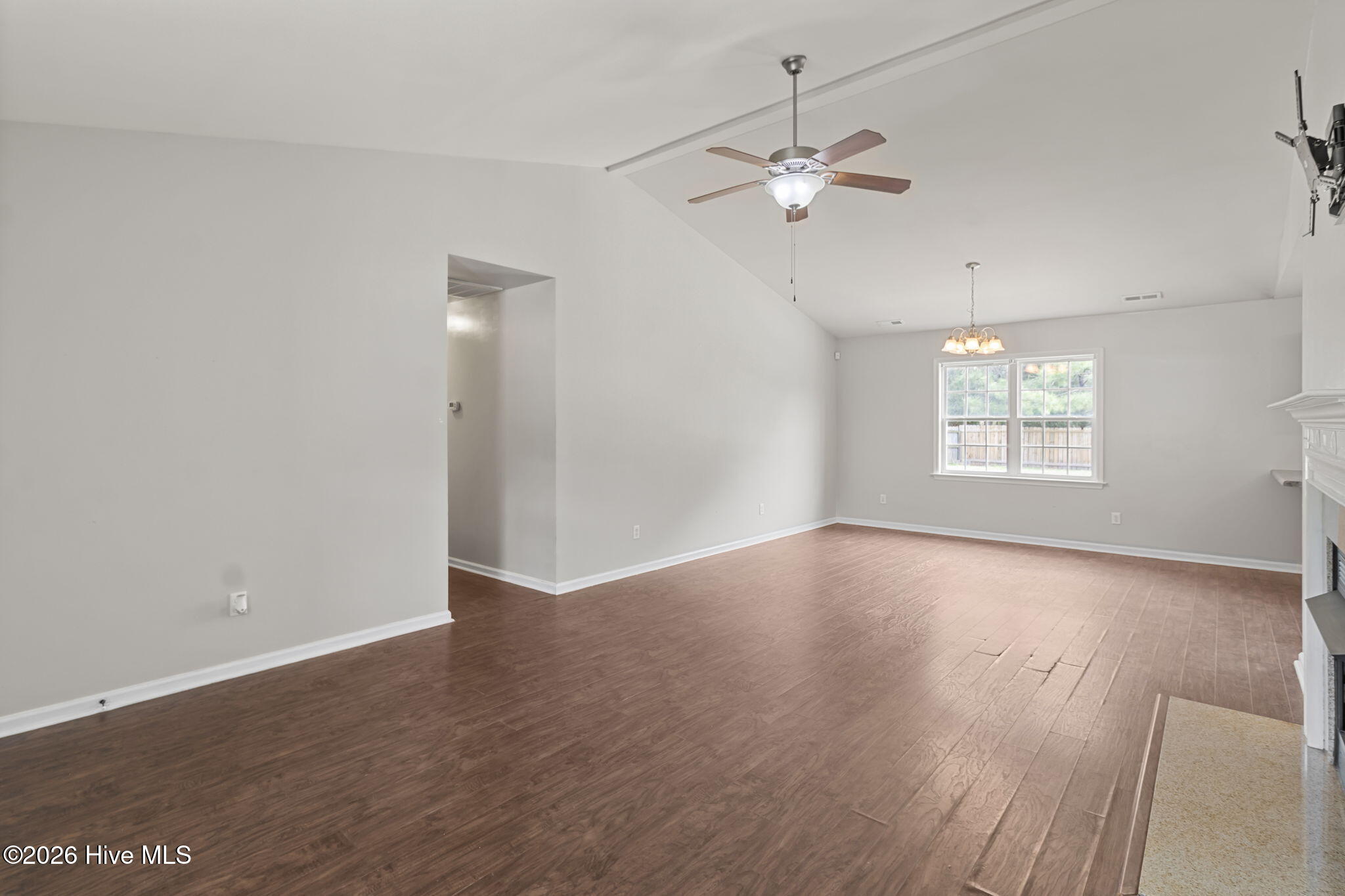 100561505 | Photo 10