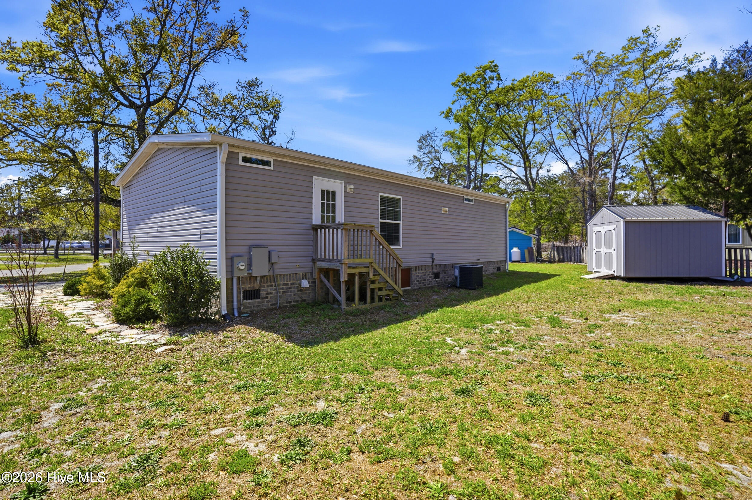 100564185 | Photo 26