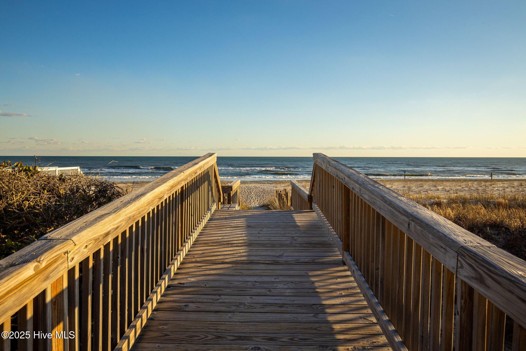 100540385 | Photo 72