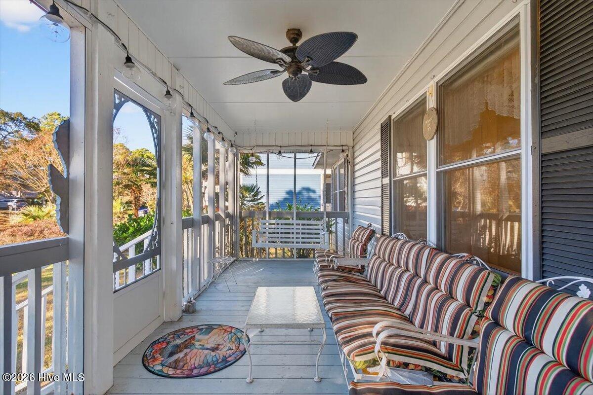 100549937 | Photo 11