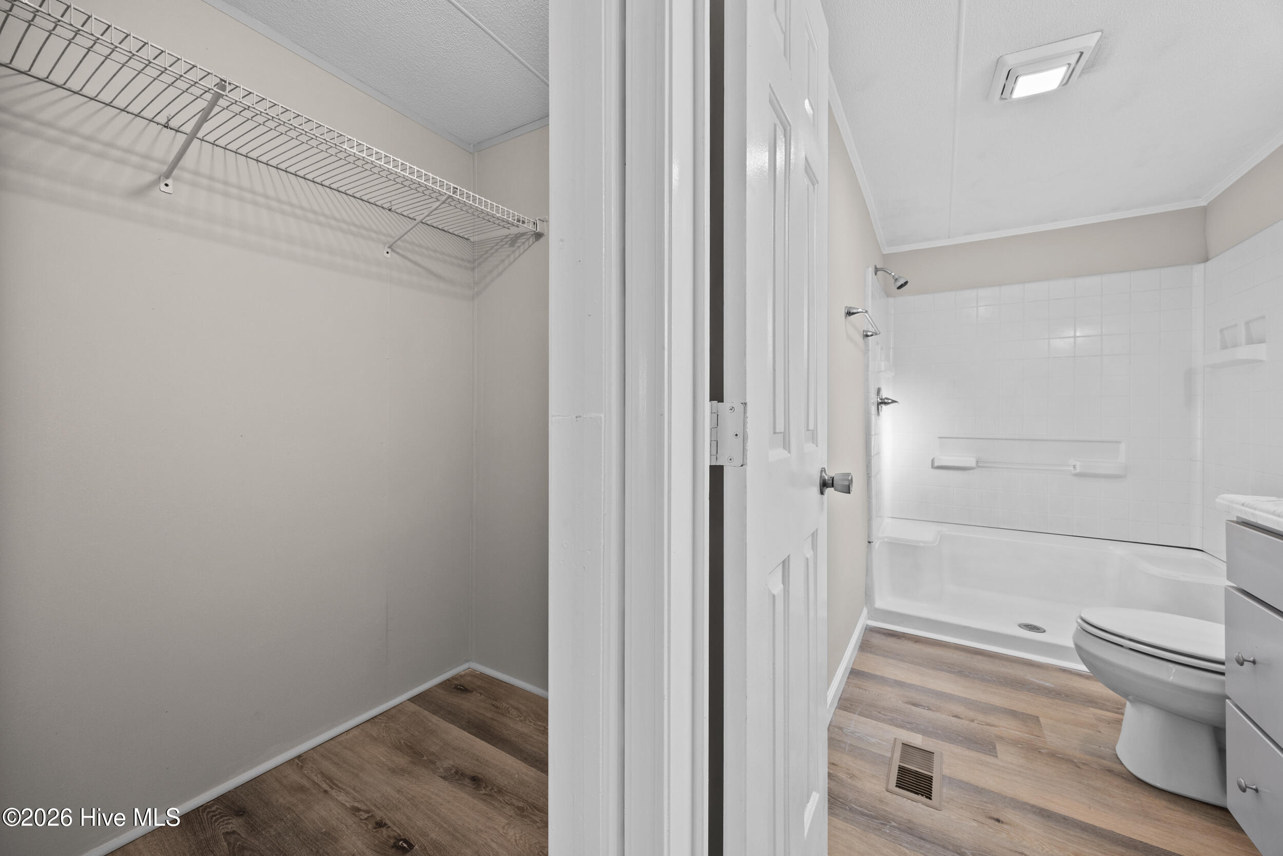 100553341 | Photo 19